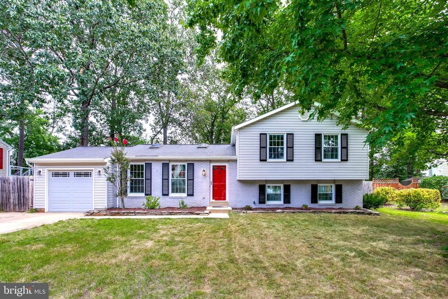 This 3 Bedroom 2 Full and 1/2 Bath is conveniently located in Harmans Woods! The home features a living/dining room combo. Large Master Suite with Full bath. Lower level Rec Area with 1/2 bath, laundry, crawl space storage and walk up stair access to rear fenced in yard. Sit on your deck and enjoy the shaded spacious back yard.
Attached garage has AC for your comfort. Centrally located to FT Meade, Annapolis and Baltimore.
Make your appt TODAY for 7719 Baggins Rd Hanover!