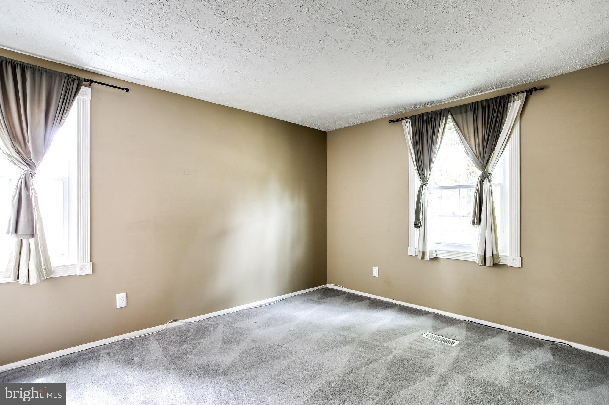 HARMANS WOODS - Residential