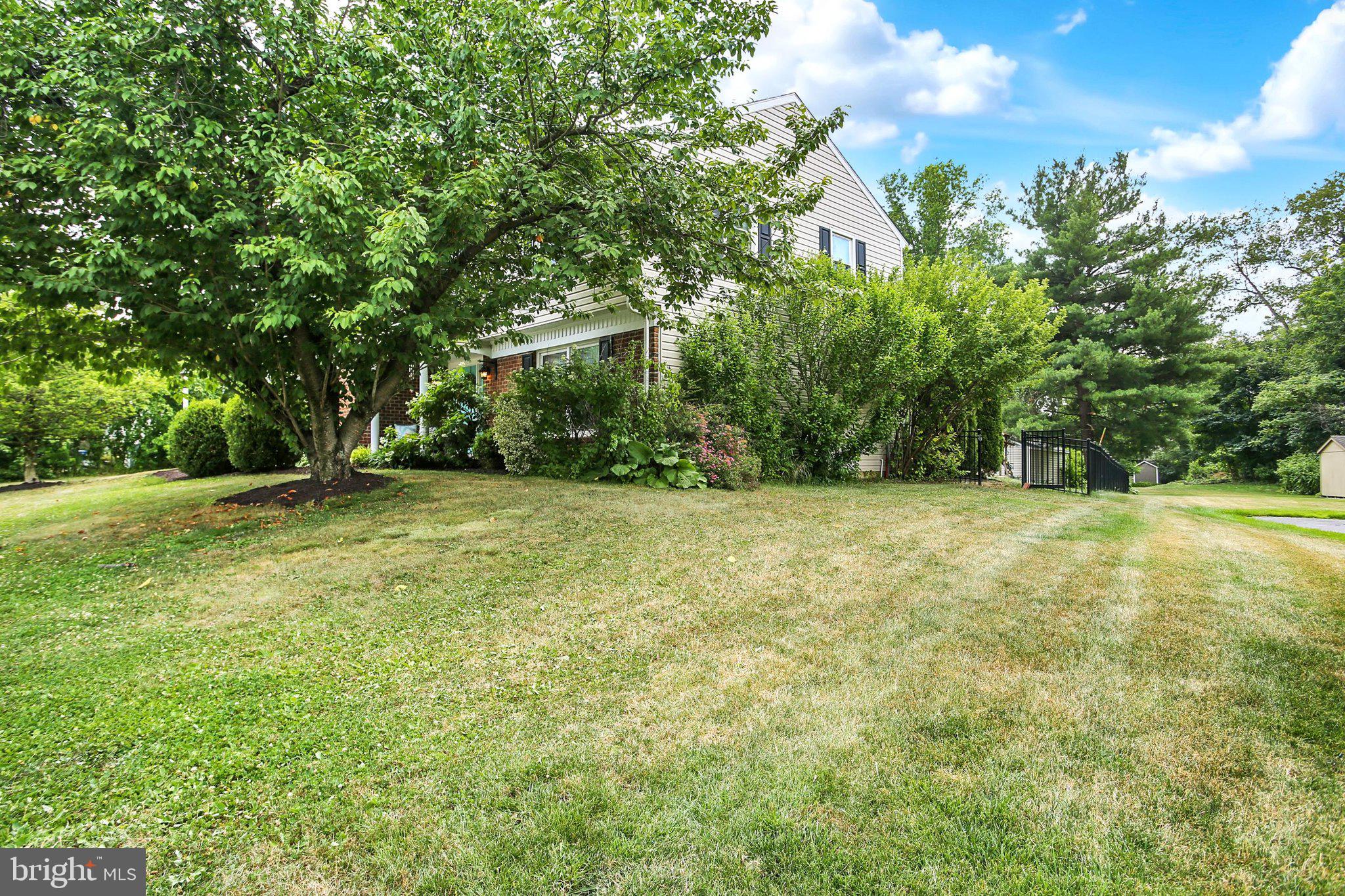 715 RUSSELL DRIVE
