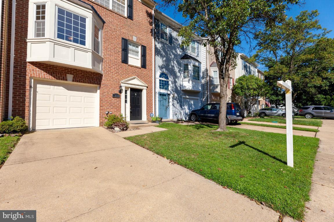 6033 LANDS END LANE