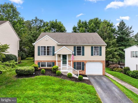 Photo of 50 Manor Oaks Drive, MILLERSVILLE, PA 17551 (MLS # PALA2070082)