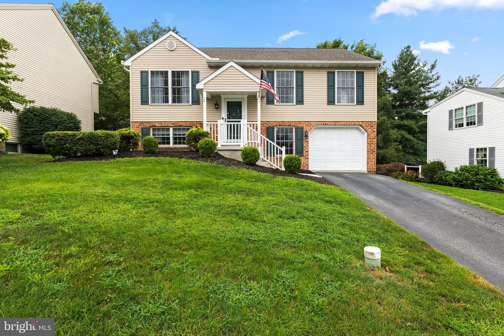 Photo of 50 Manor Oaks Drive, MILLERSVILLE, PA 17551 (MLS # PALA2070082)