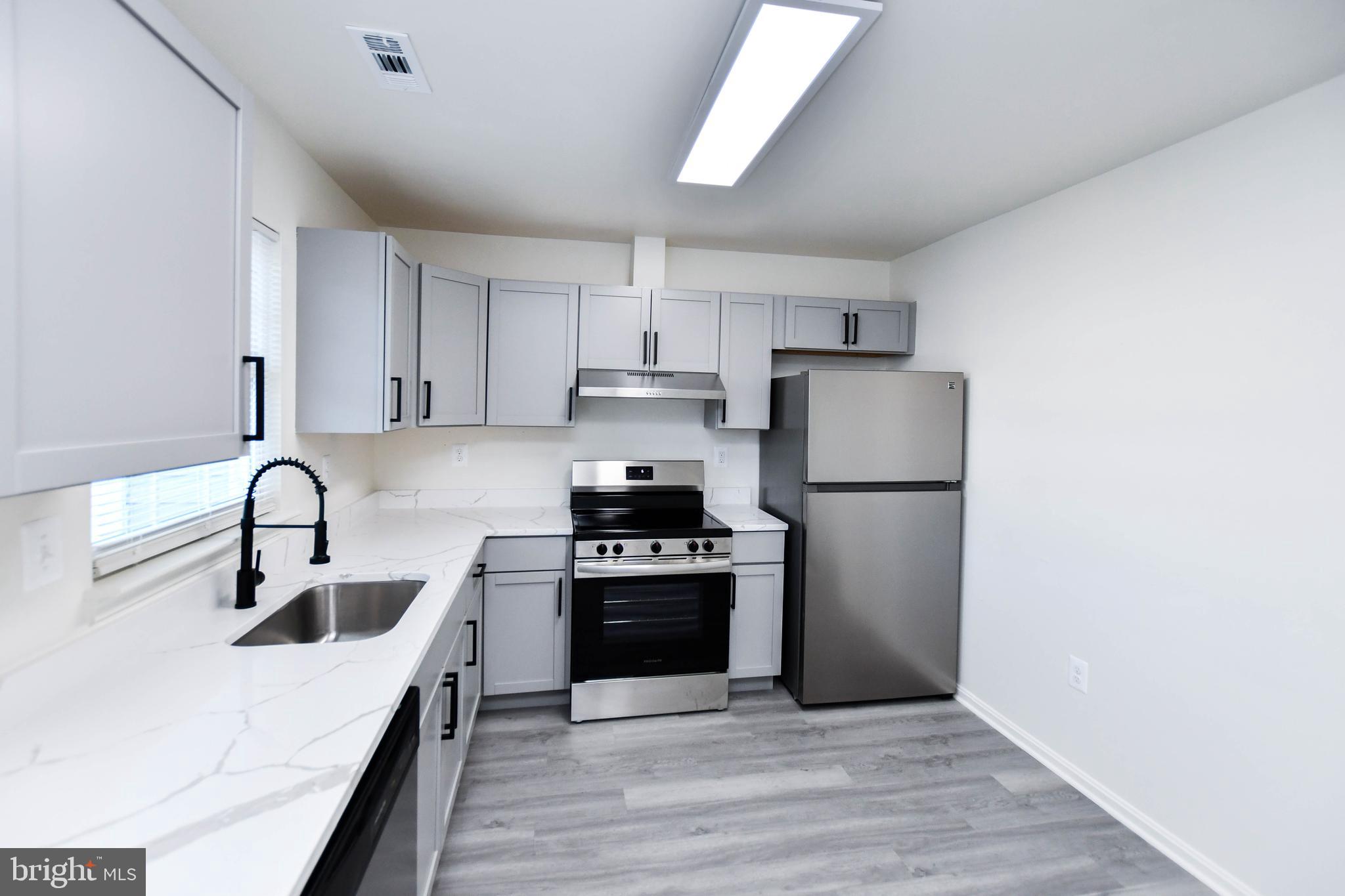 LANCASTER - Residential