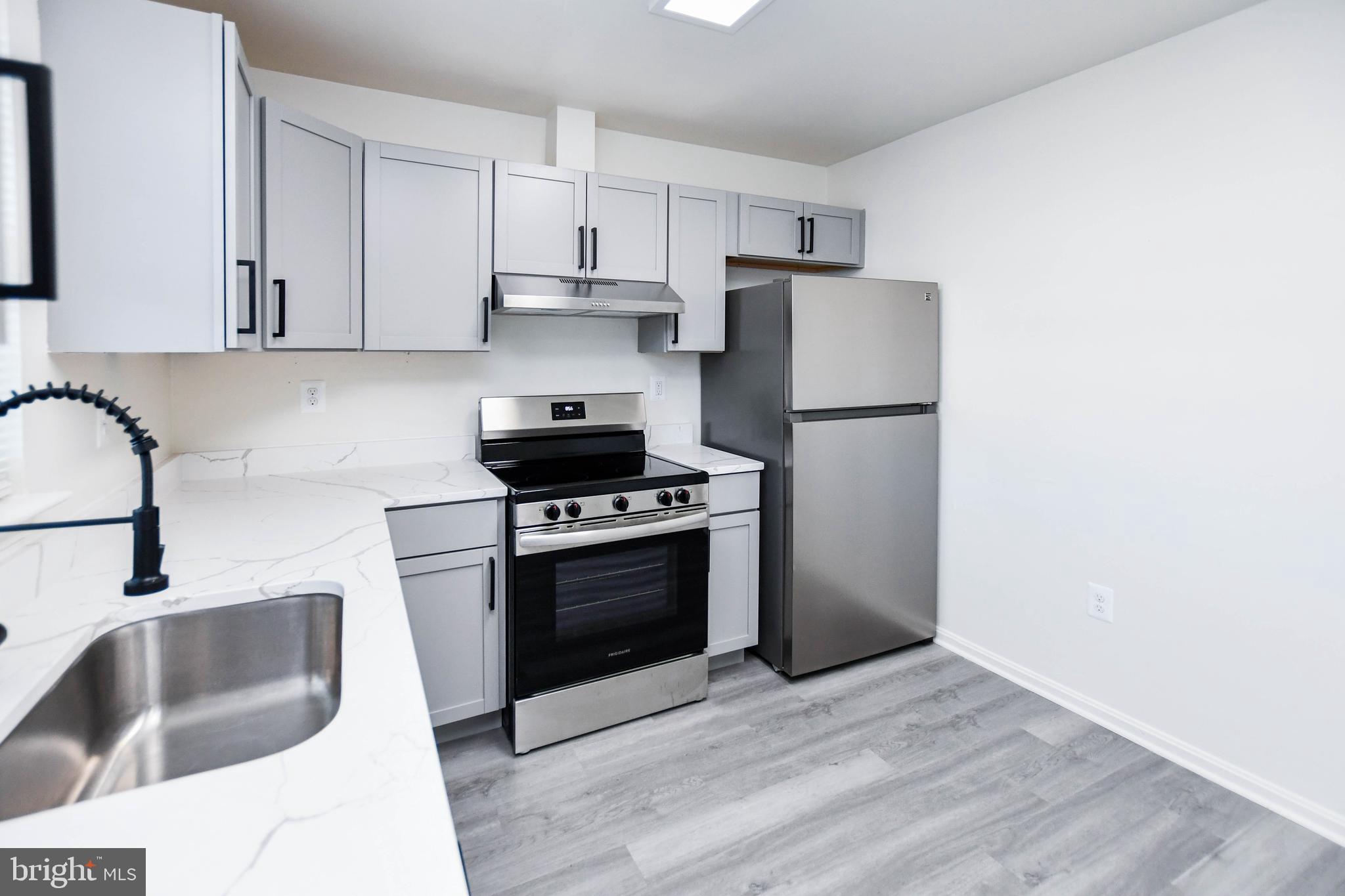 LANCASTER - Residential