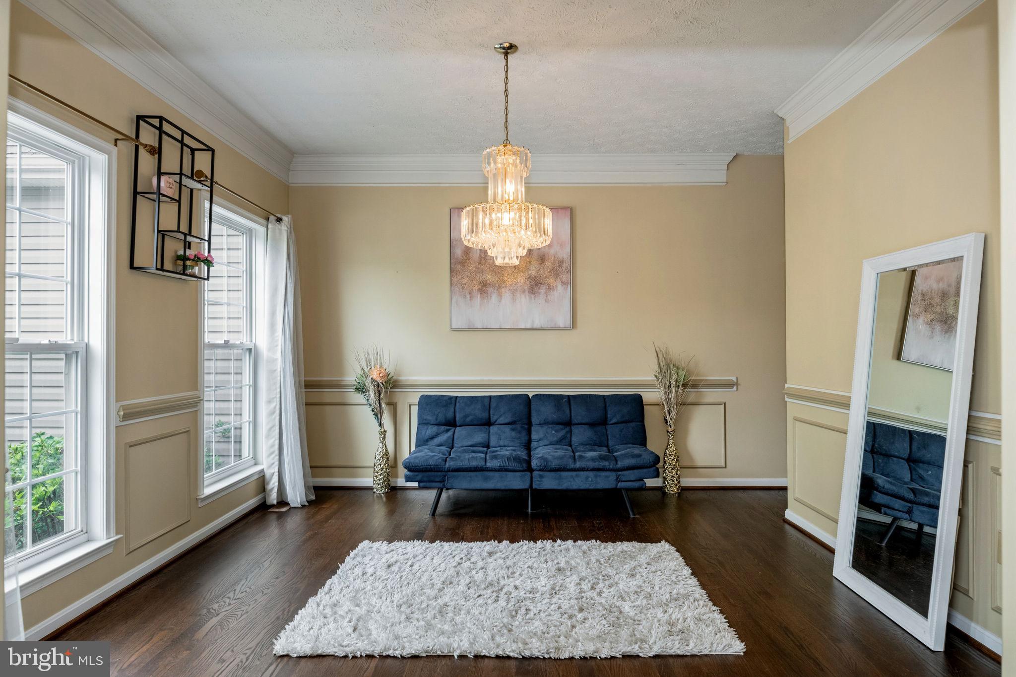 1005 GREAT OAKS LANE