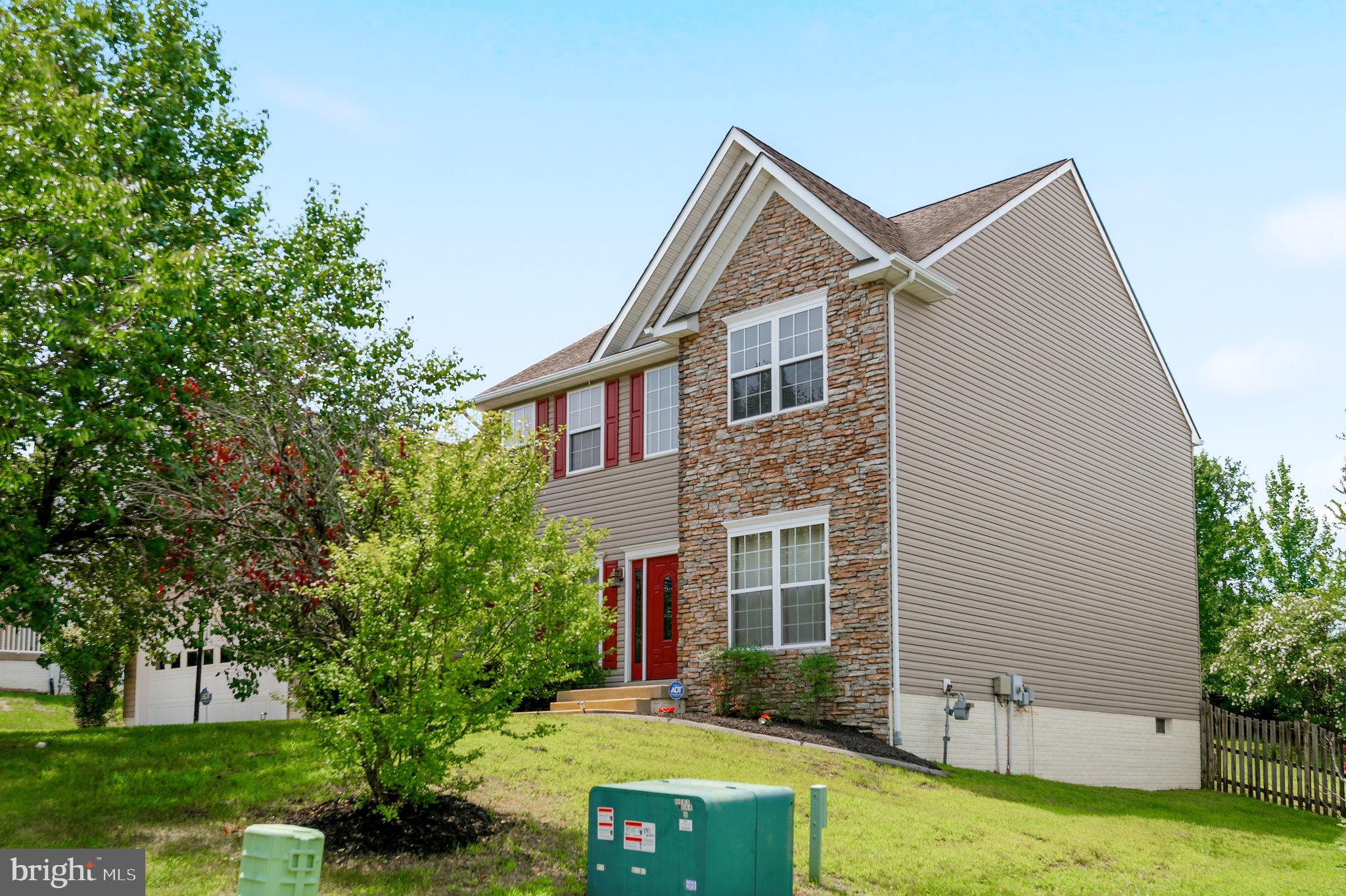 1005 GREAT OAKS LANE