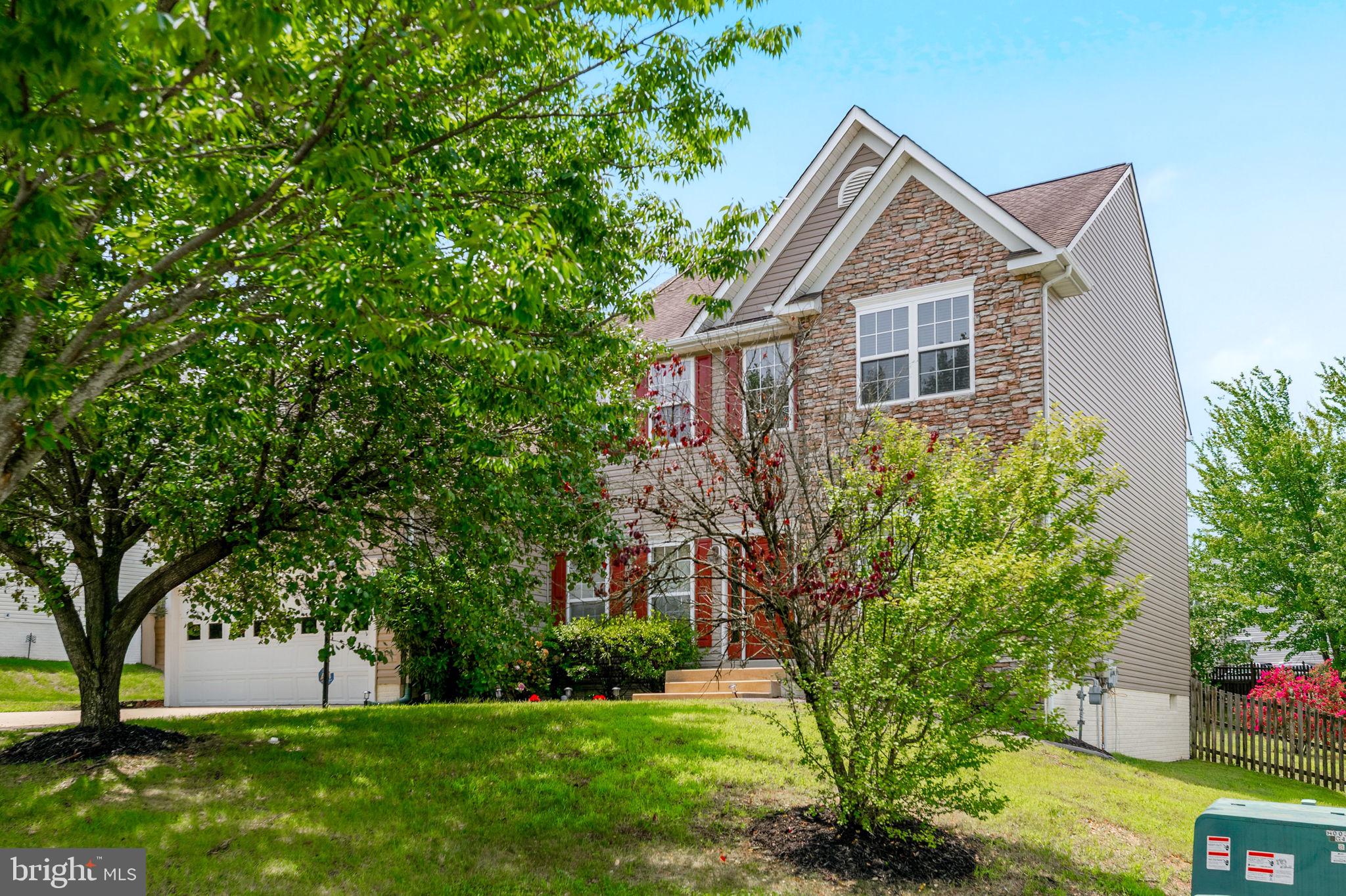 1005 GREAT OAKS LANE