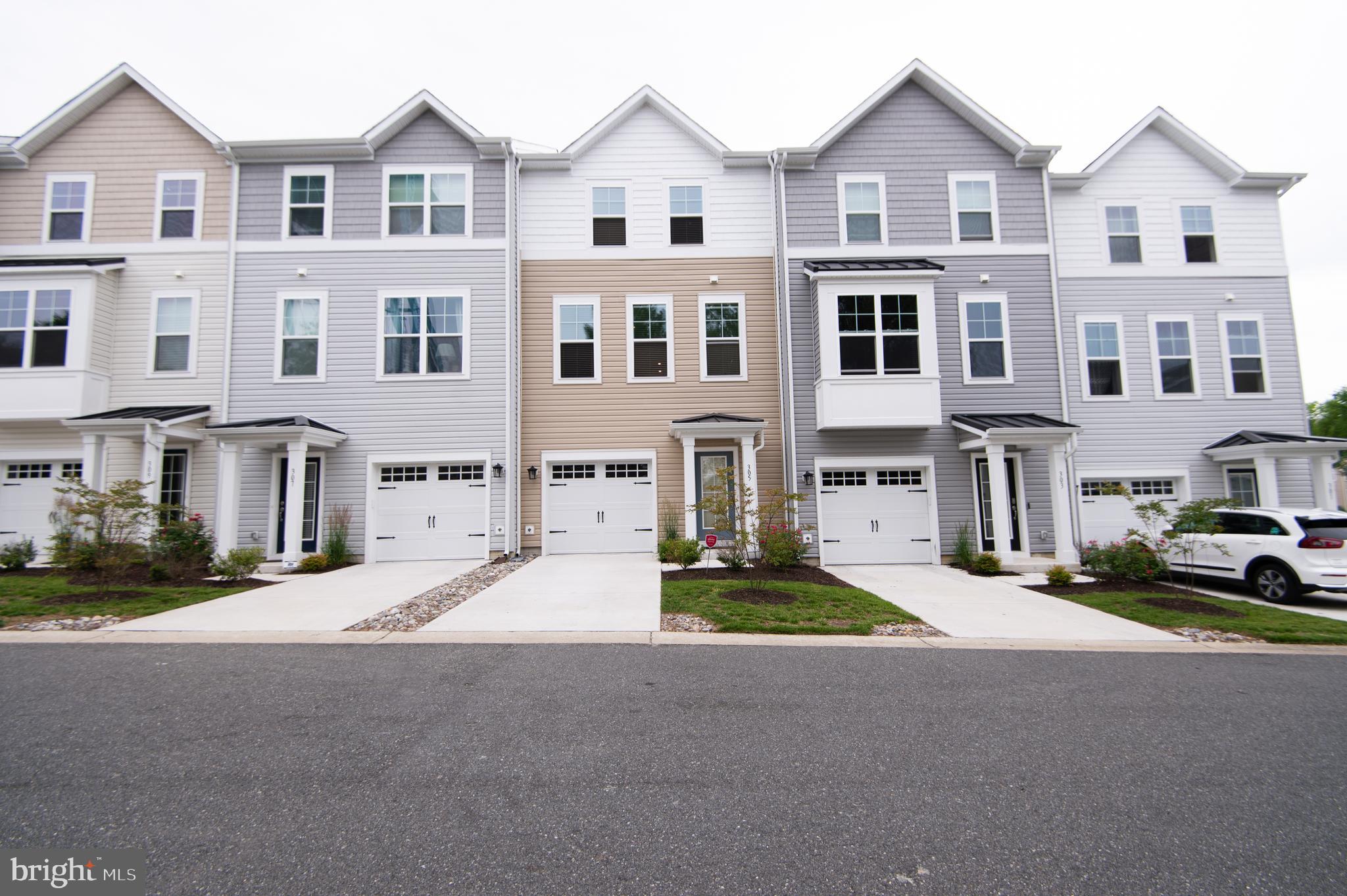 305 SHIPYARD DRIVE 61