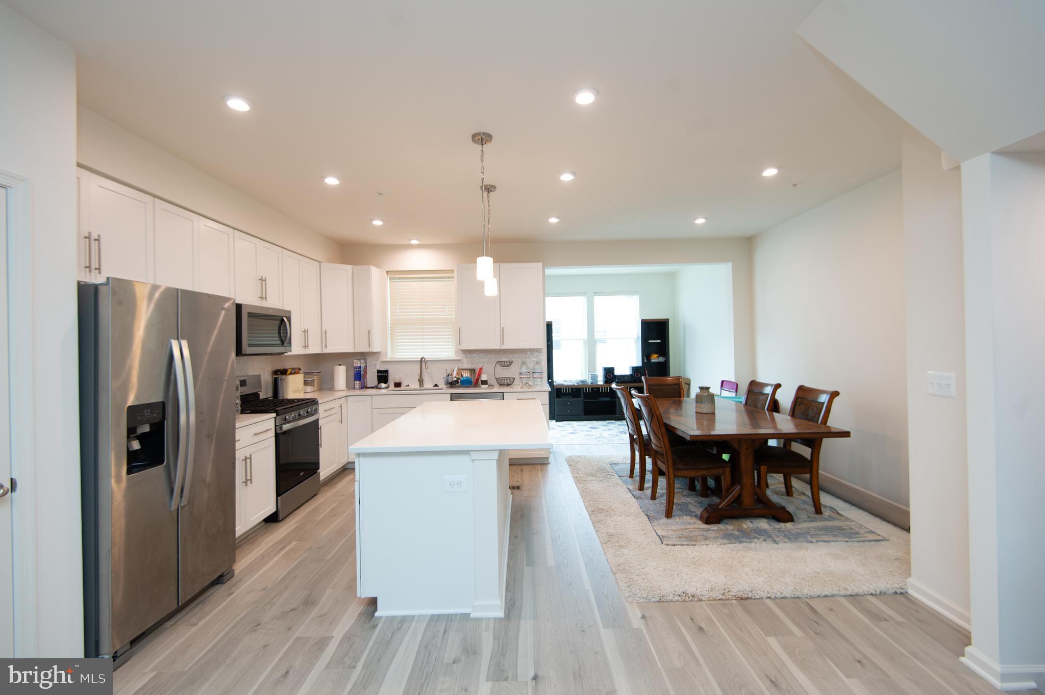 305 SHIPYARD DRIVE 61