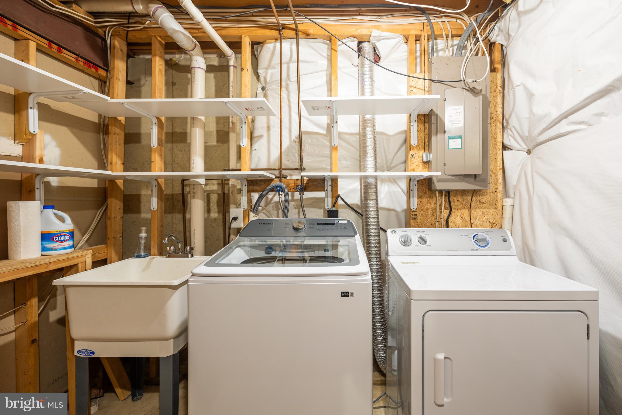 BOWLEYS QUARTERS - Residential