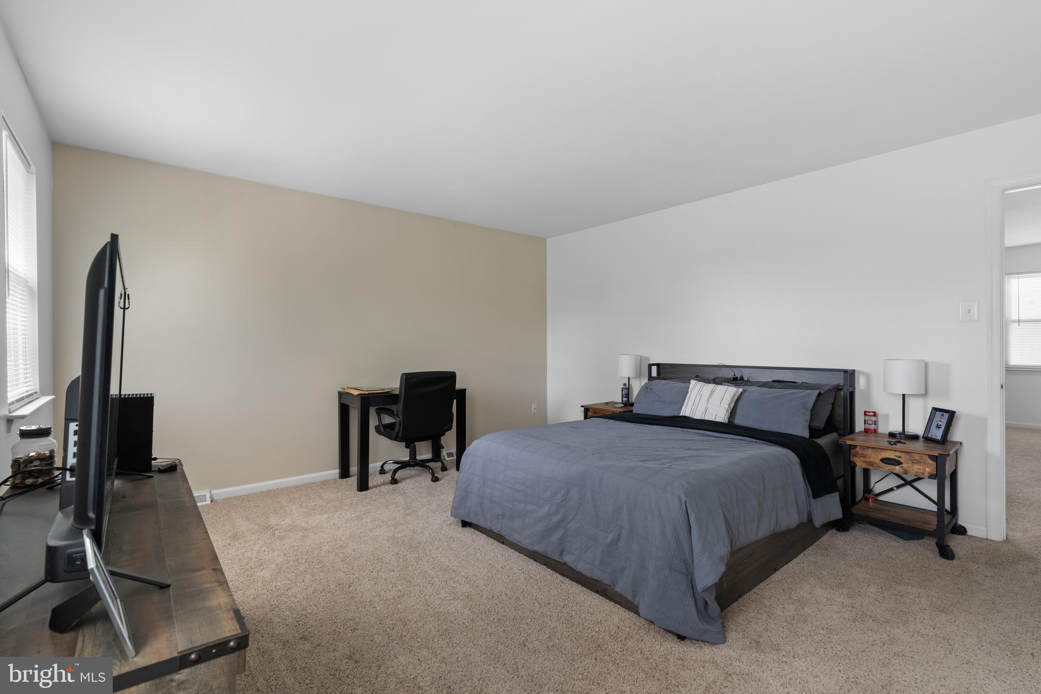 HUNTER CREST - Residential Income