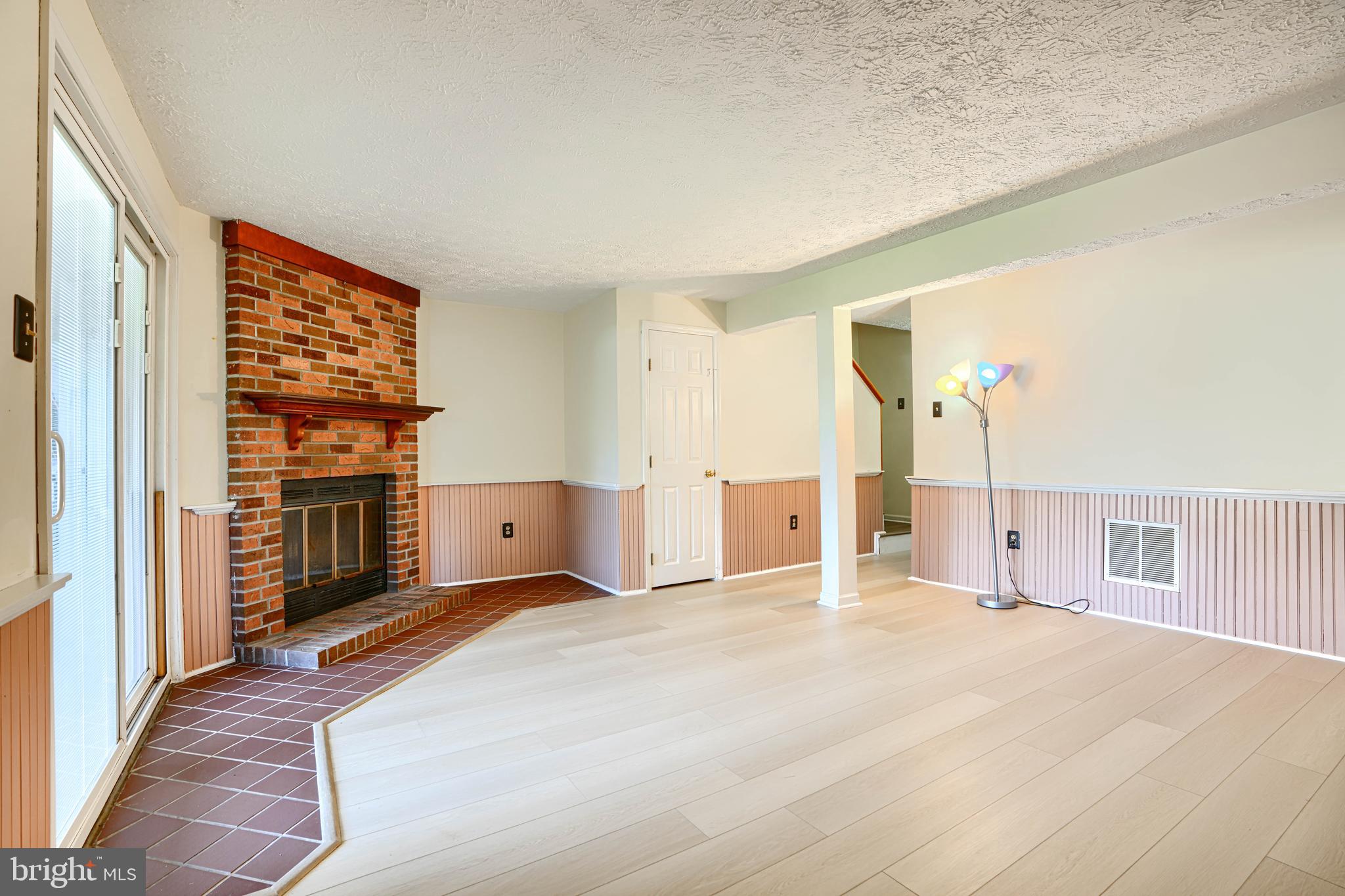 CONSTANT FRIENDSHIP - Residential