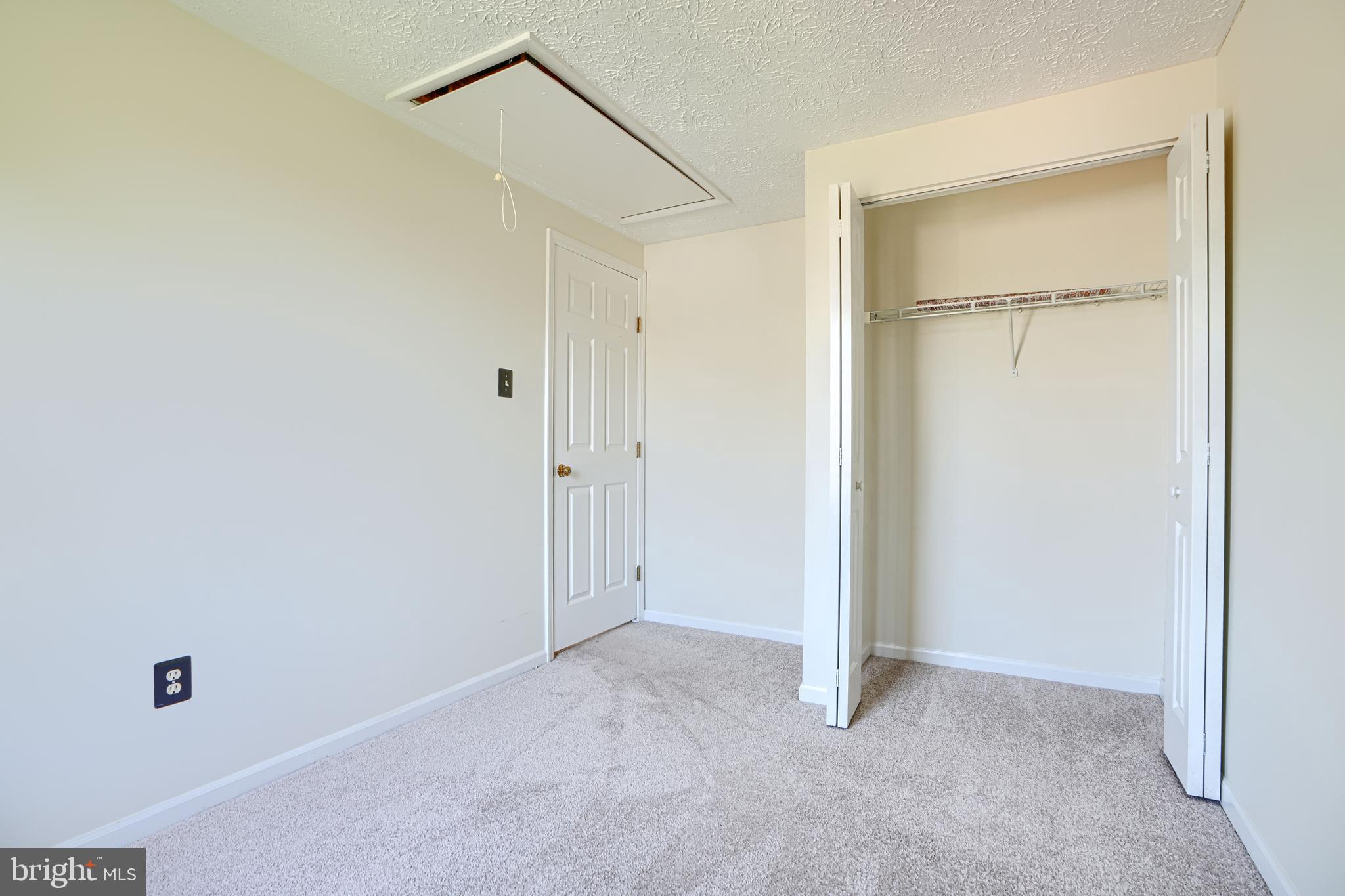 CONSTANT FRIENDSHIP - Residential