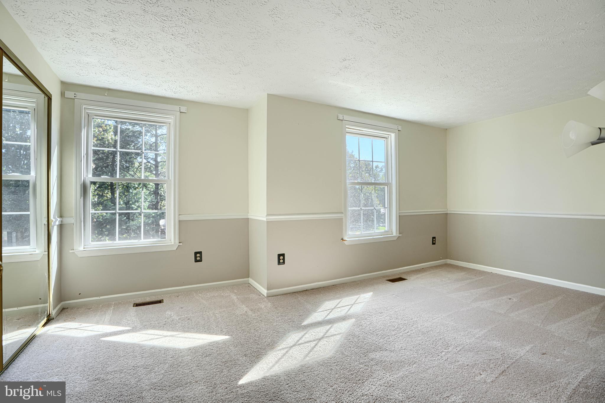 CONSTANT FRIENDSHIP - Residential