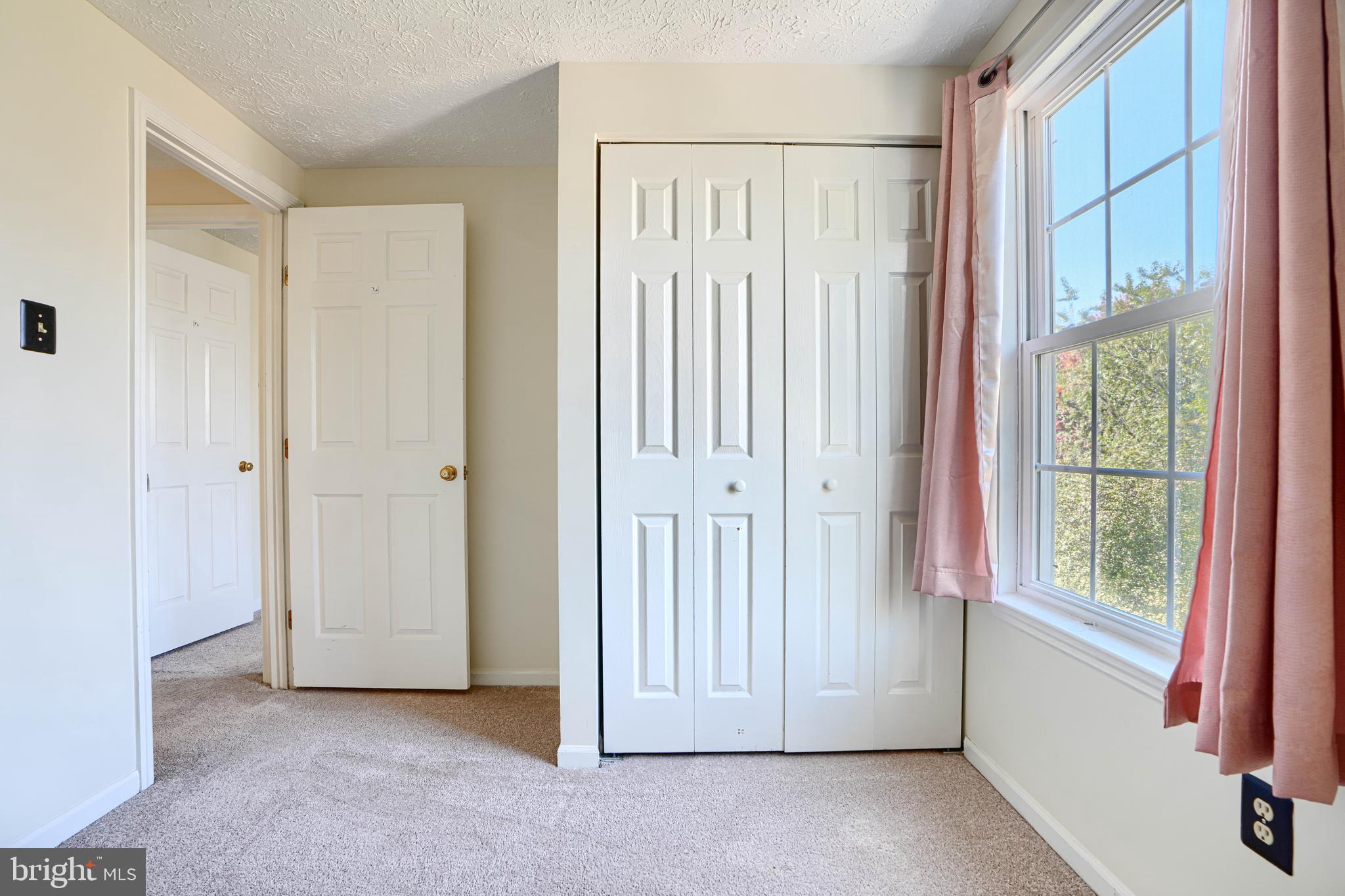 CONSTANT FRIENDSHIP - Residential