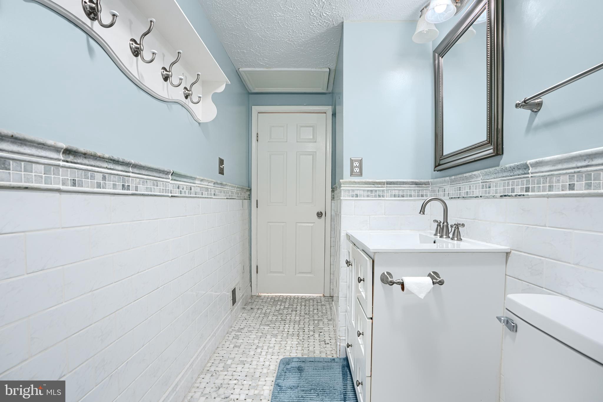 CONSTANT FRIENDSHIP - Residential