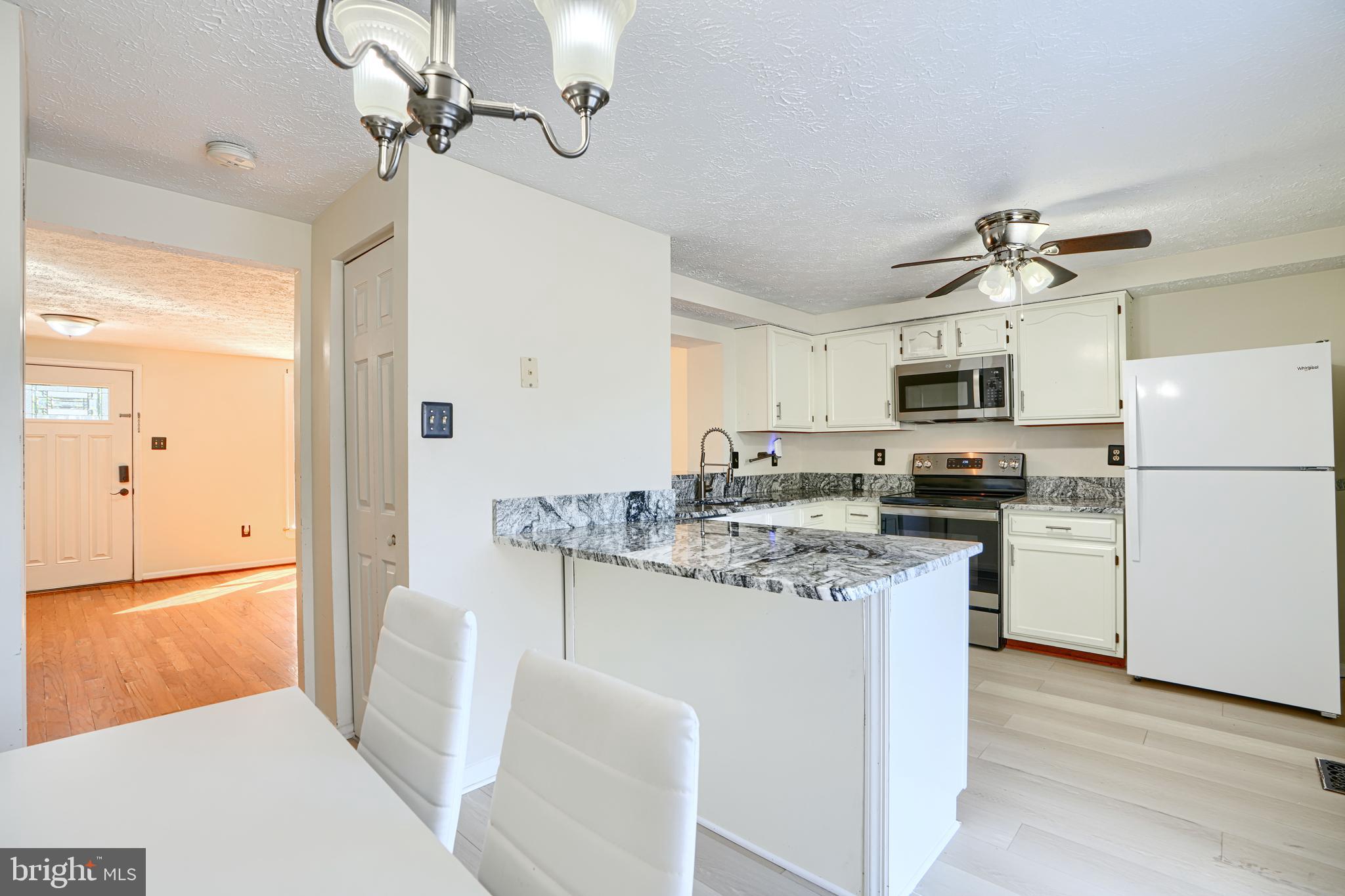 CONSTANT FRIENDSHIP - Residential