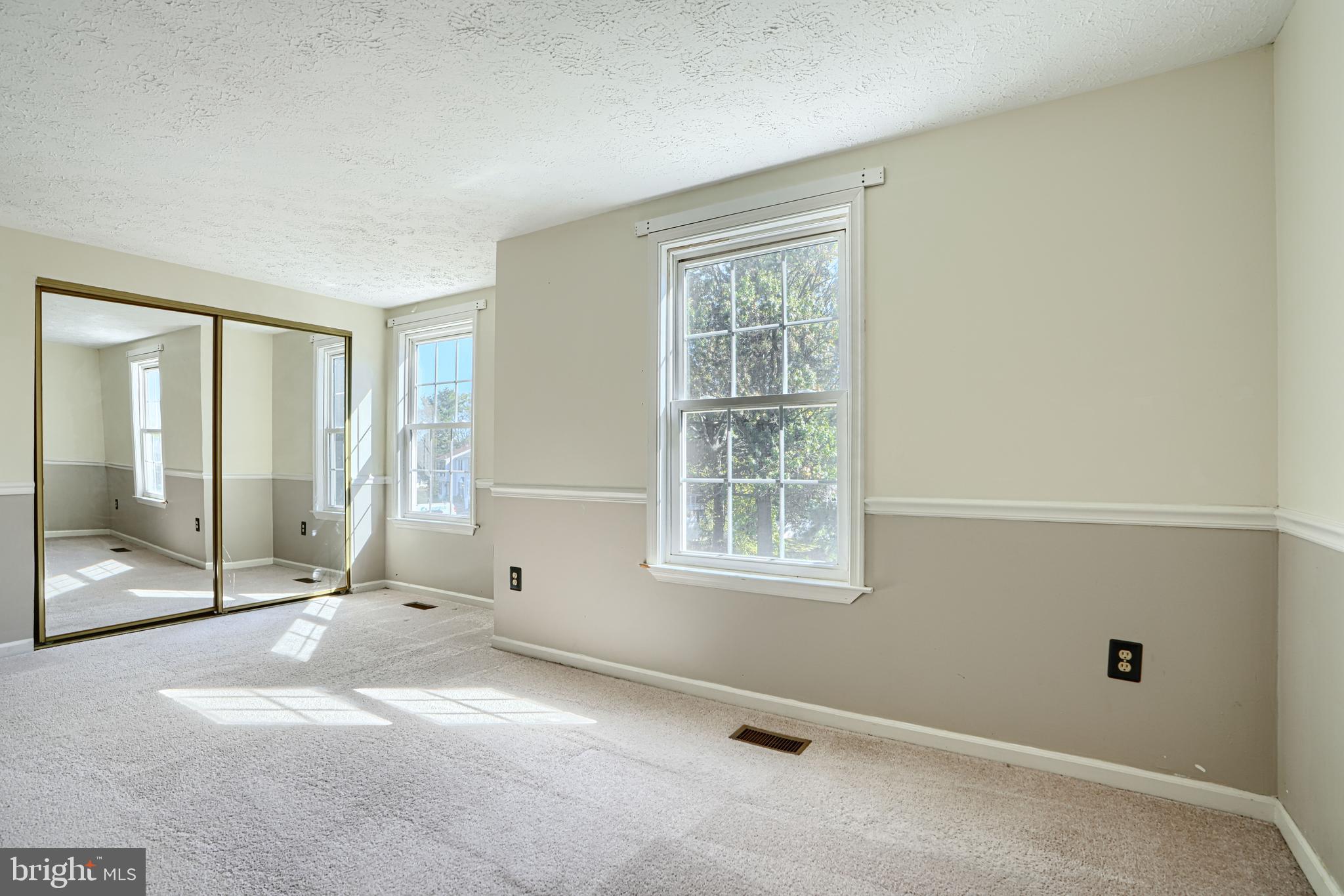 CONSTANT FRIENDSHIP - Residential