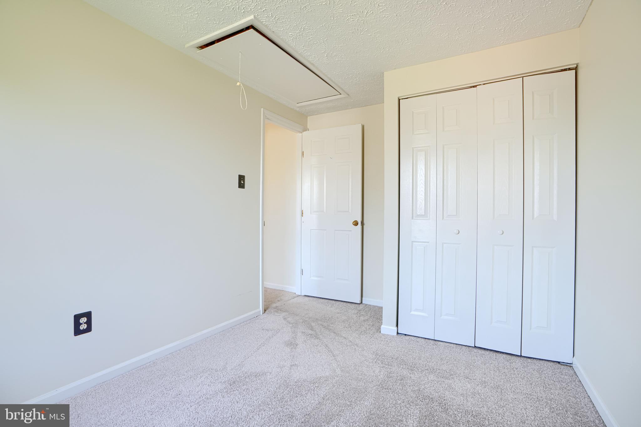 CONSTANT FRIENDSHIP - Residential