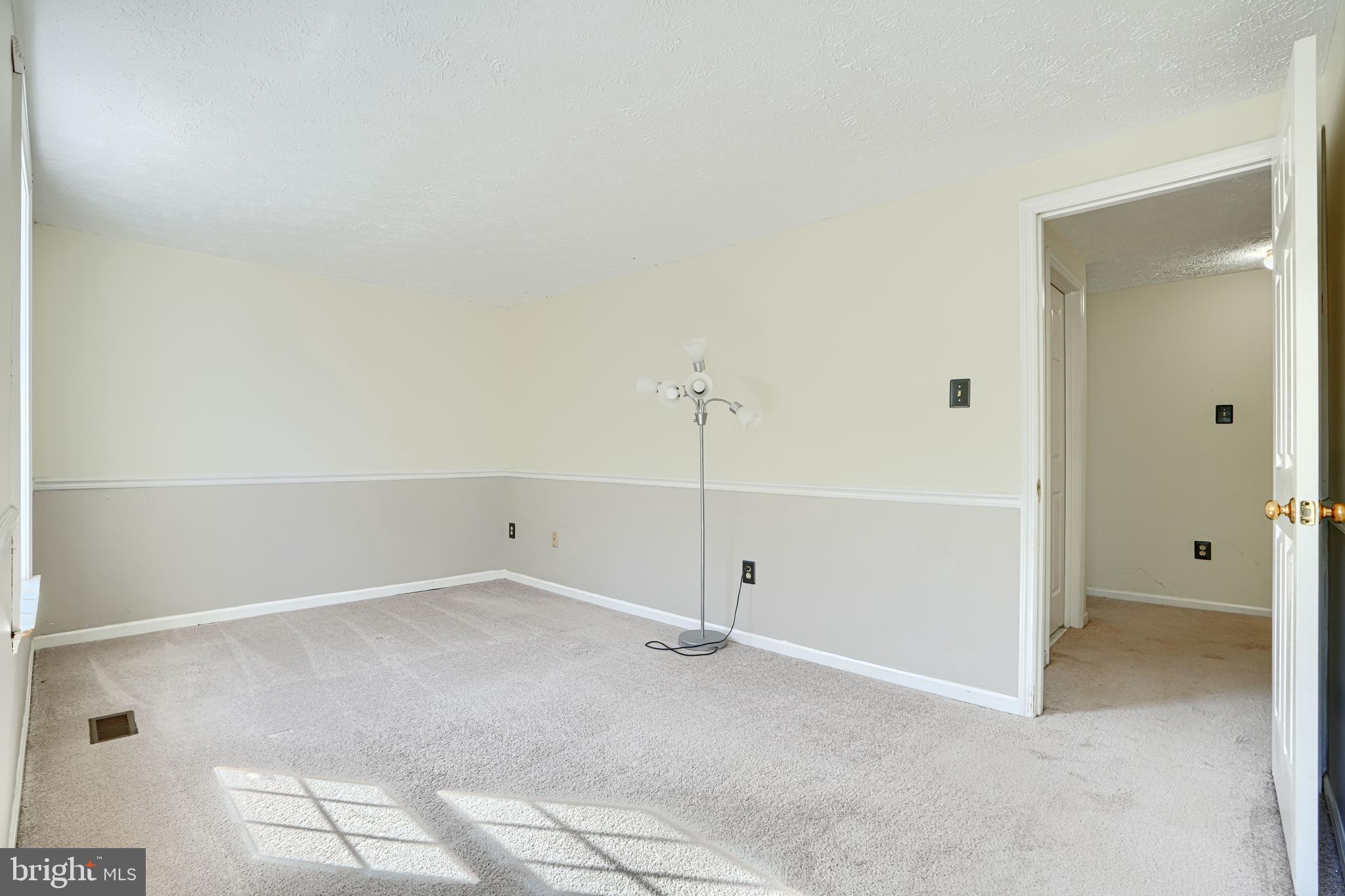 CONSTANT FRIENDSHIP - Residential