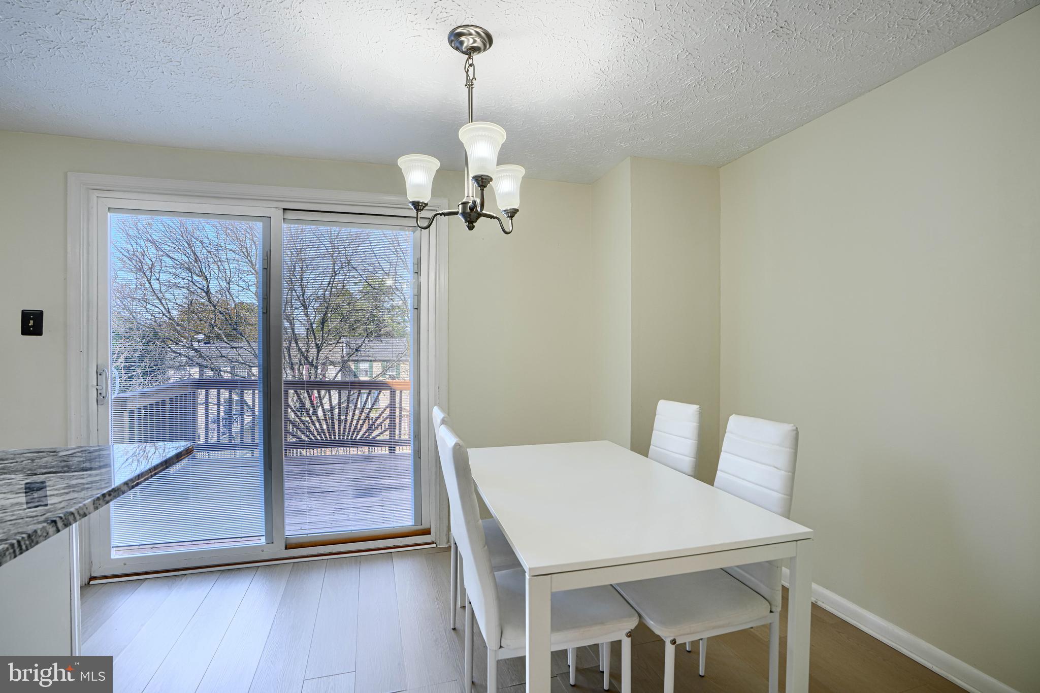 CONSTANT FRIENDSHIP - Residential