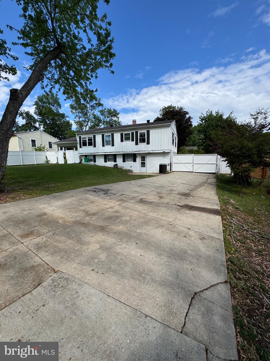 9507 SMALL DRIVE