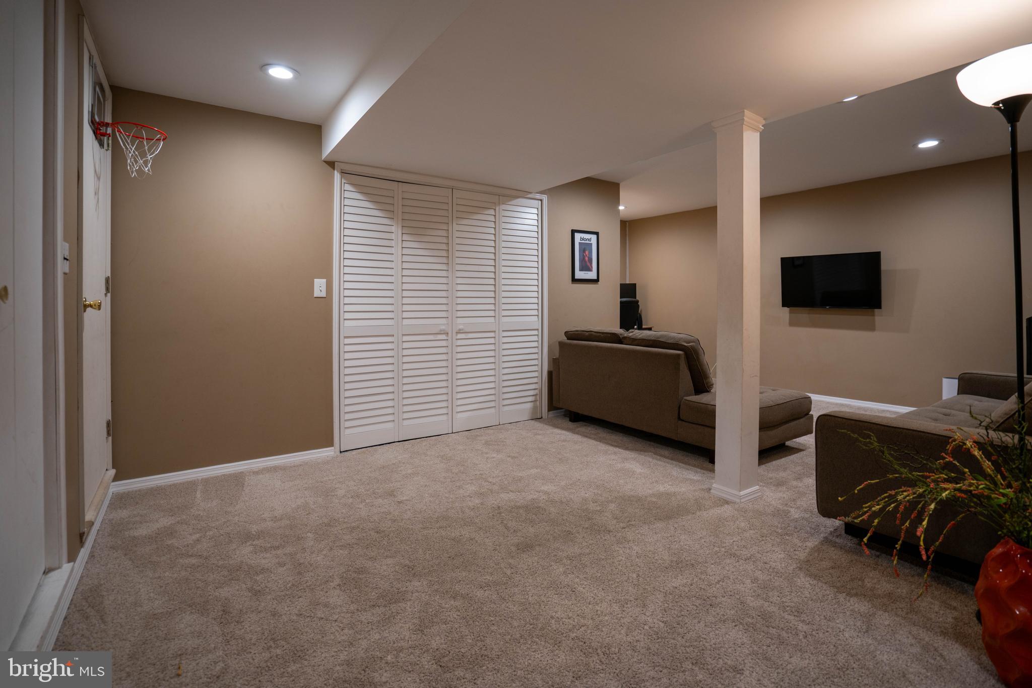 STRAWBERRY FIELDS - Residential