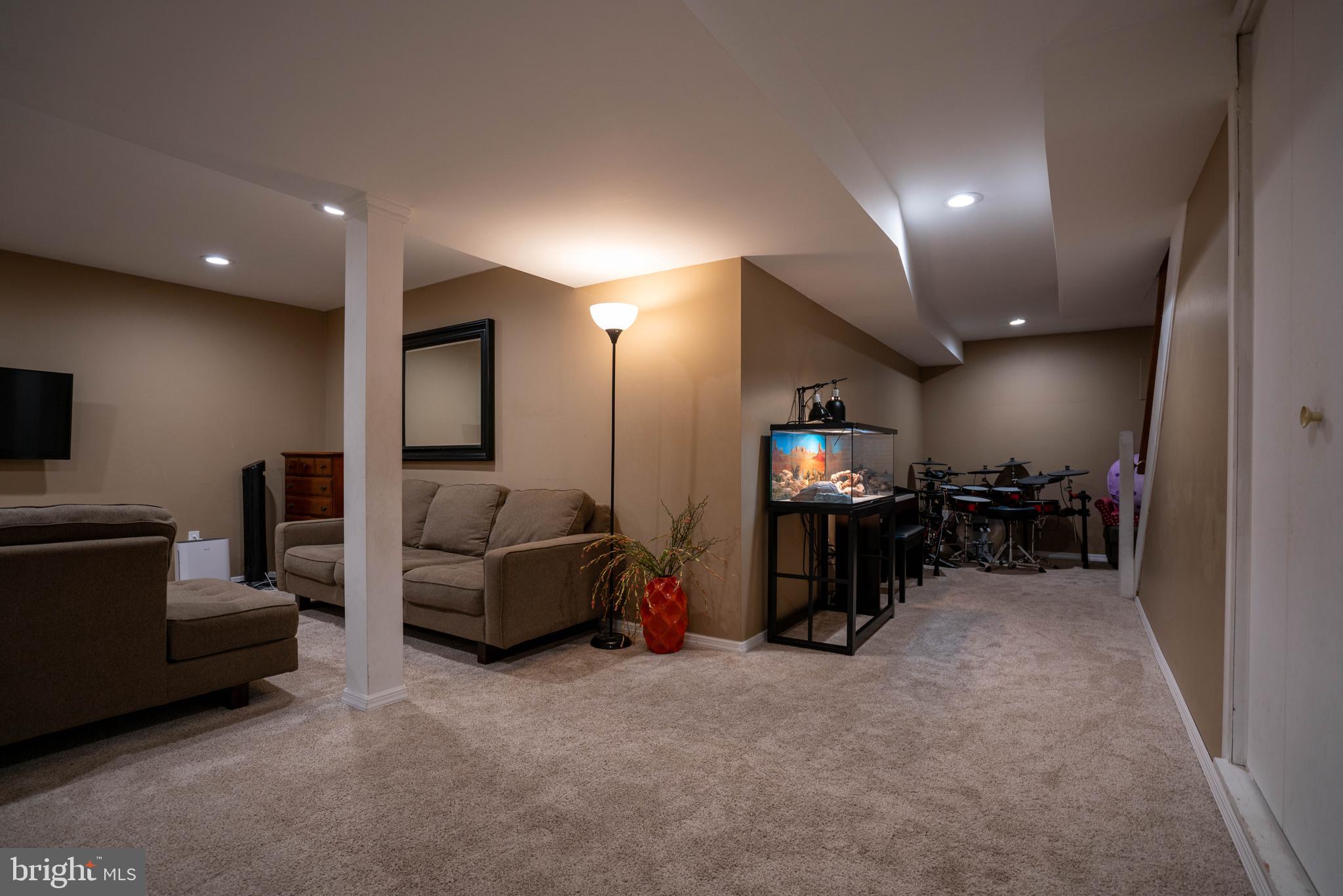 STRAWBERRY FIELDS - Residential