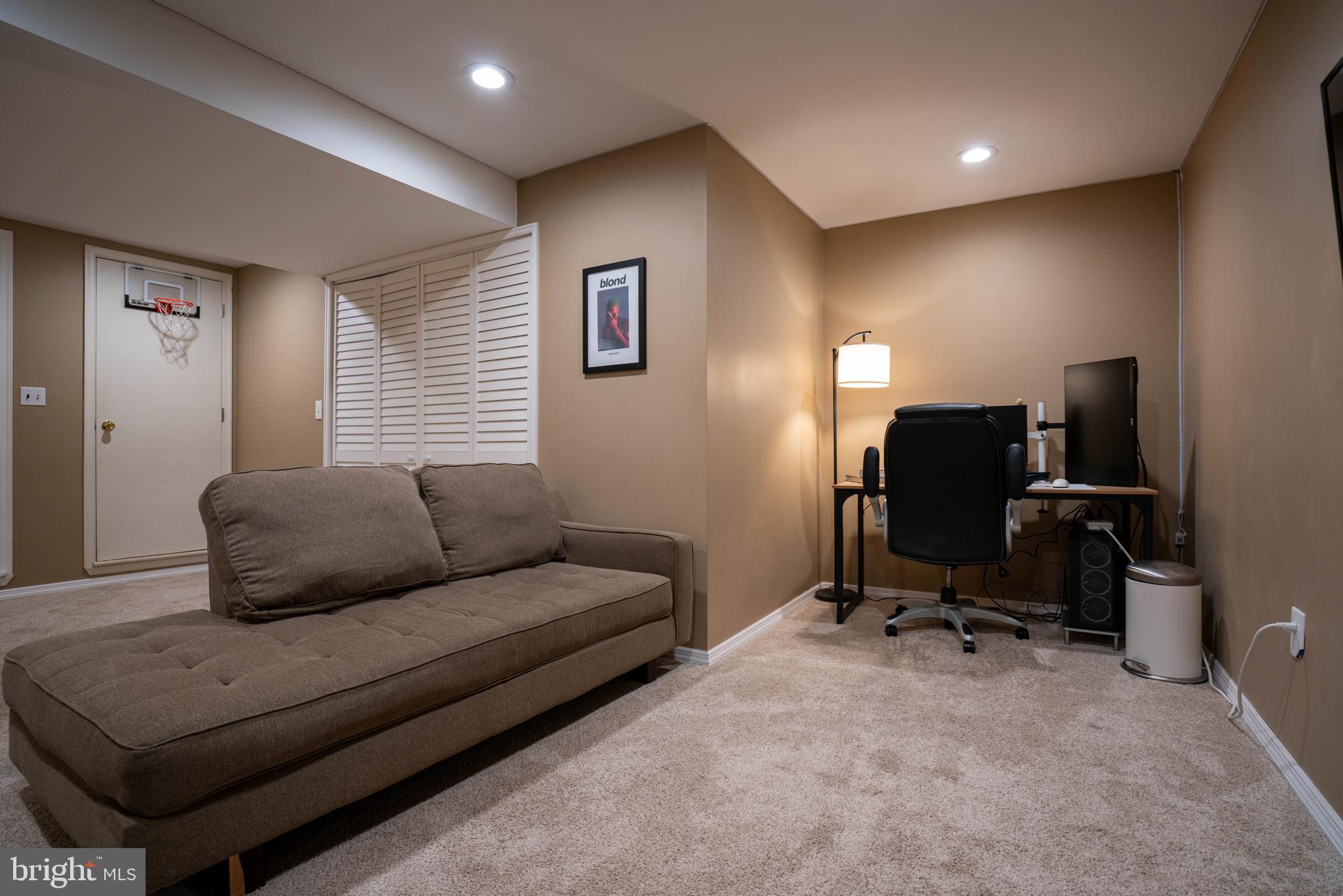 STRAWBERRY FIELDS - Residential