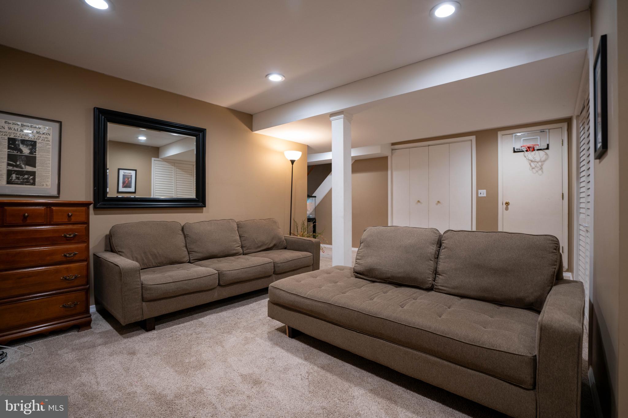 STRAWBERRY FIELDS - Residential