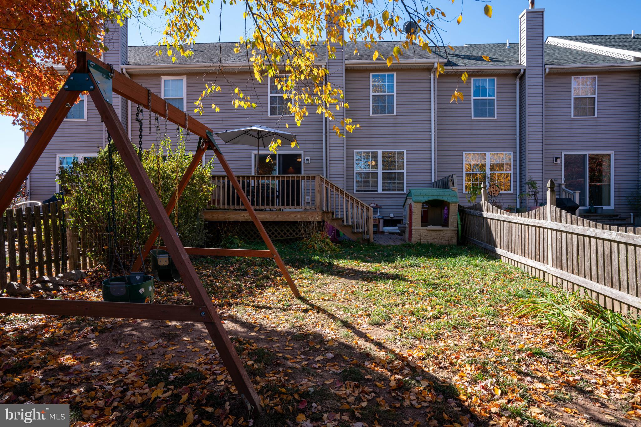 STRAWBERRY FIELDS - Residential