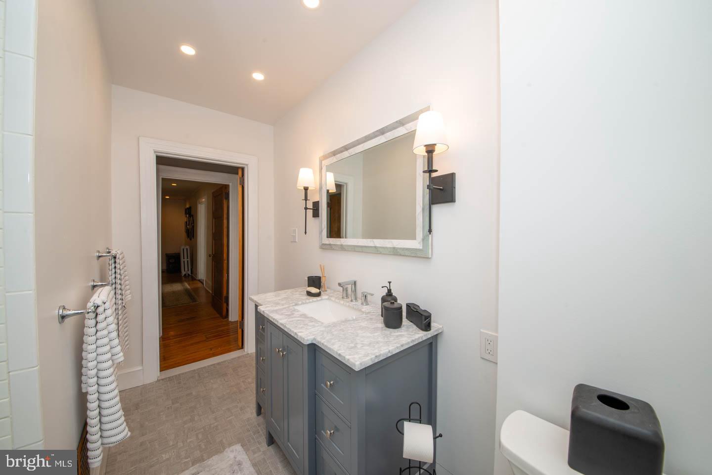 JENKINTOWN - Residential