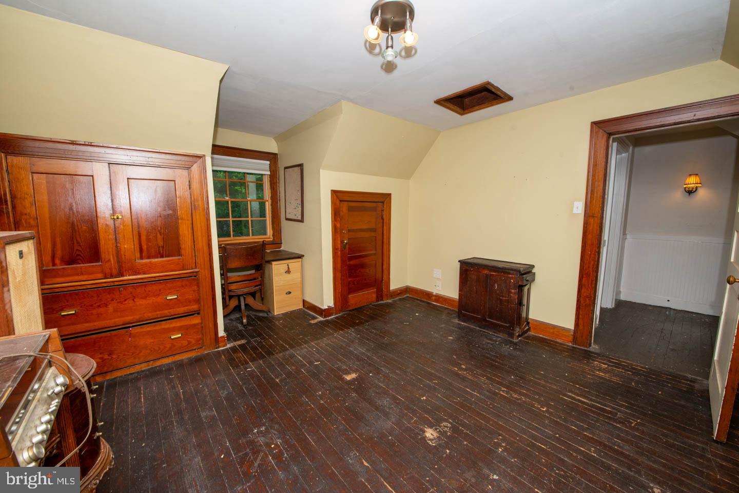 JENKINTOWN - Residential