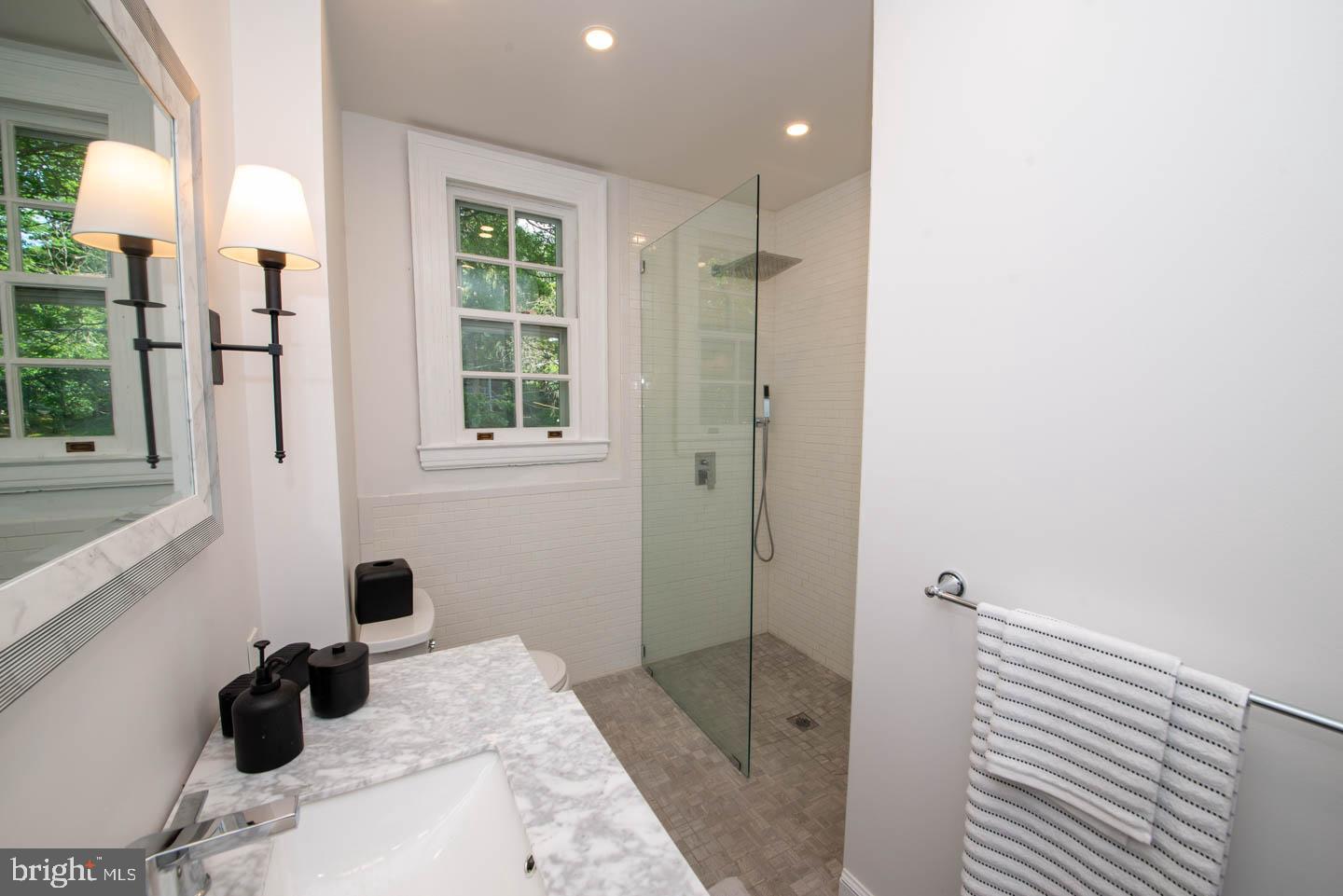 JENKINTOWN - Residential