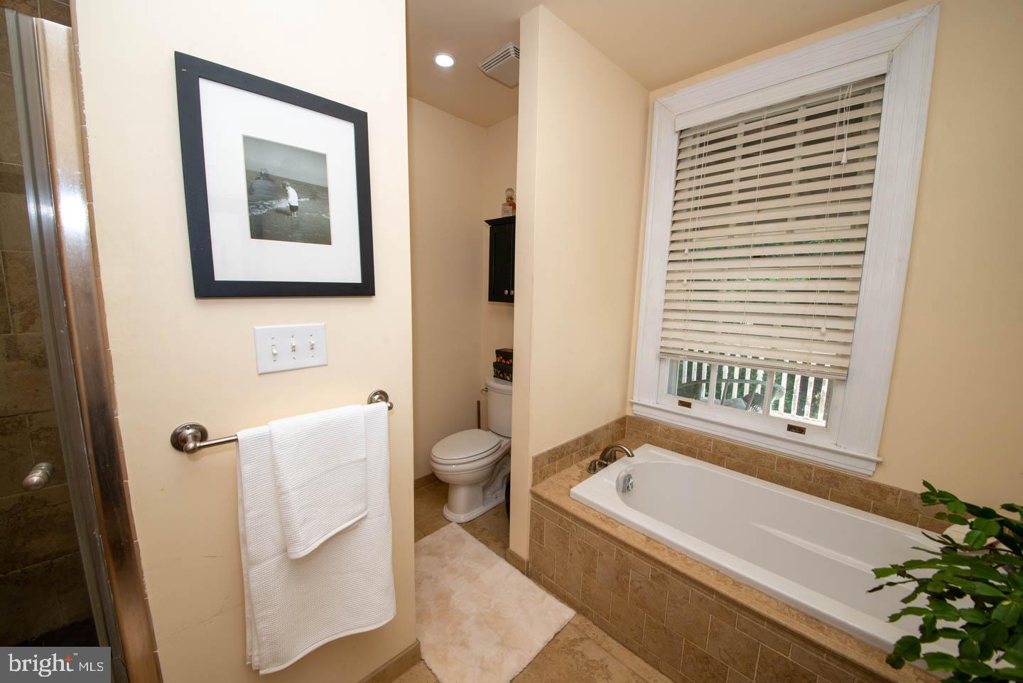 JENKINTOWN - Residential