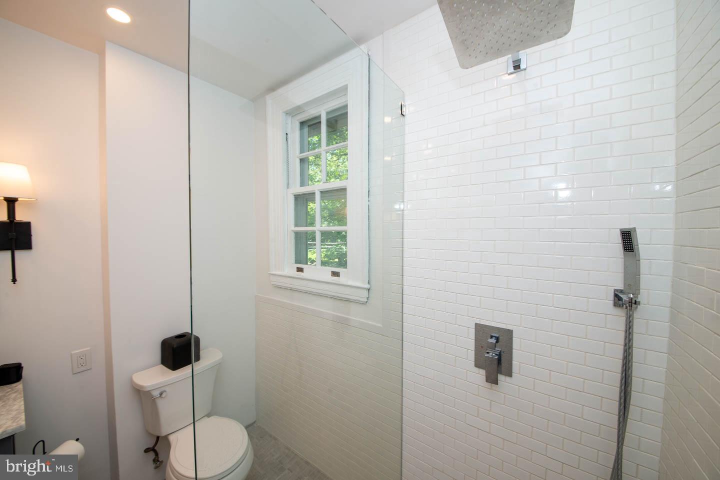 JENKINTOWN - Residential