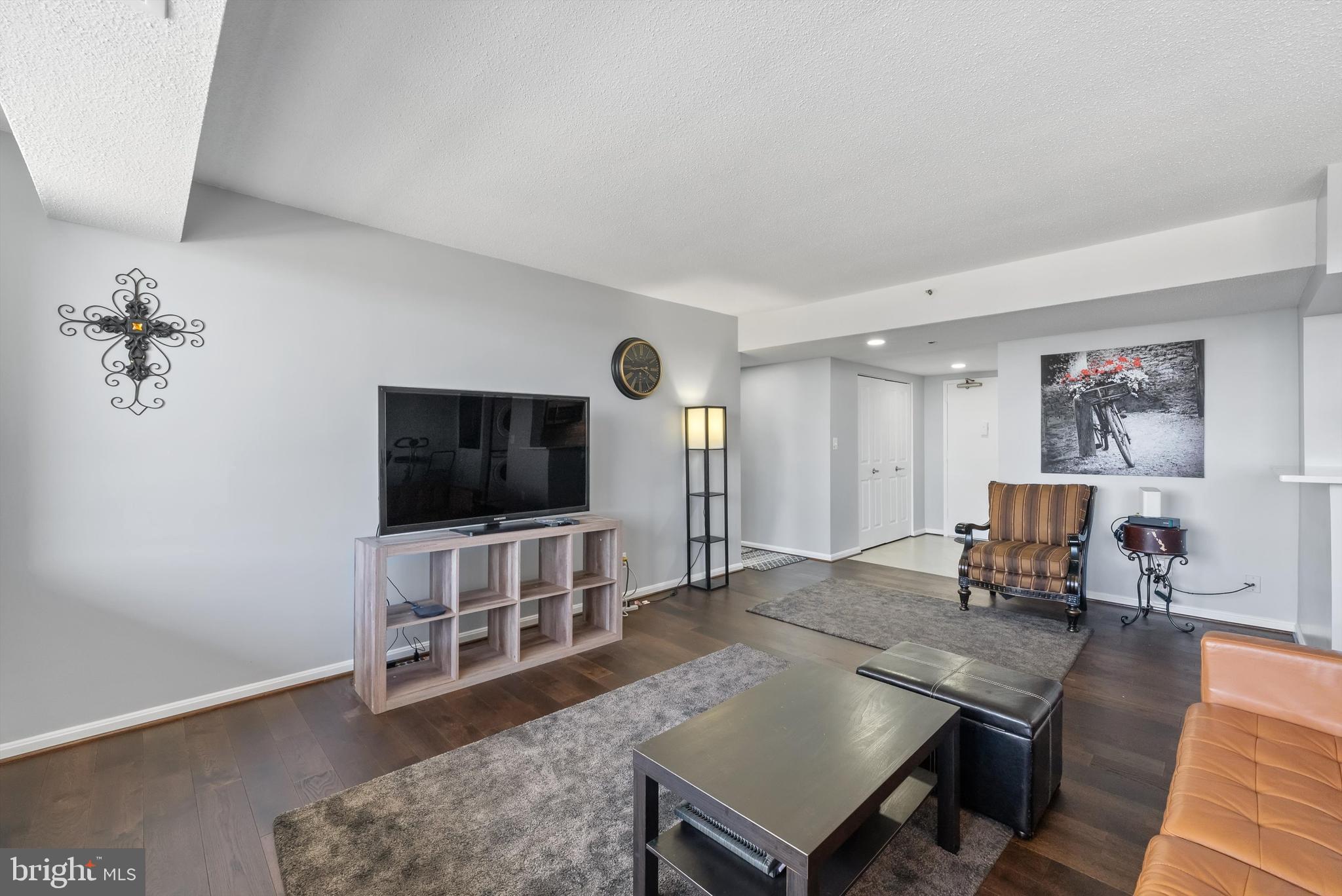 SKYLINE - Residential Lease