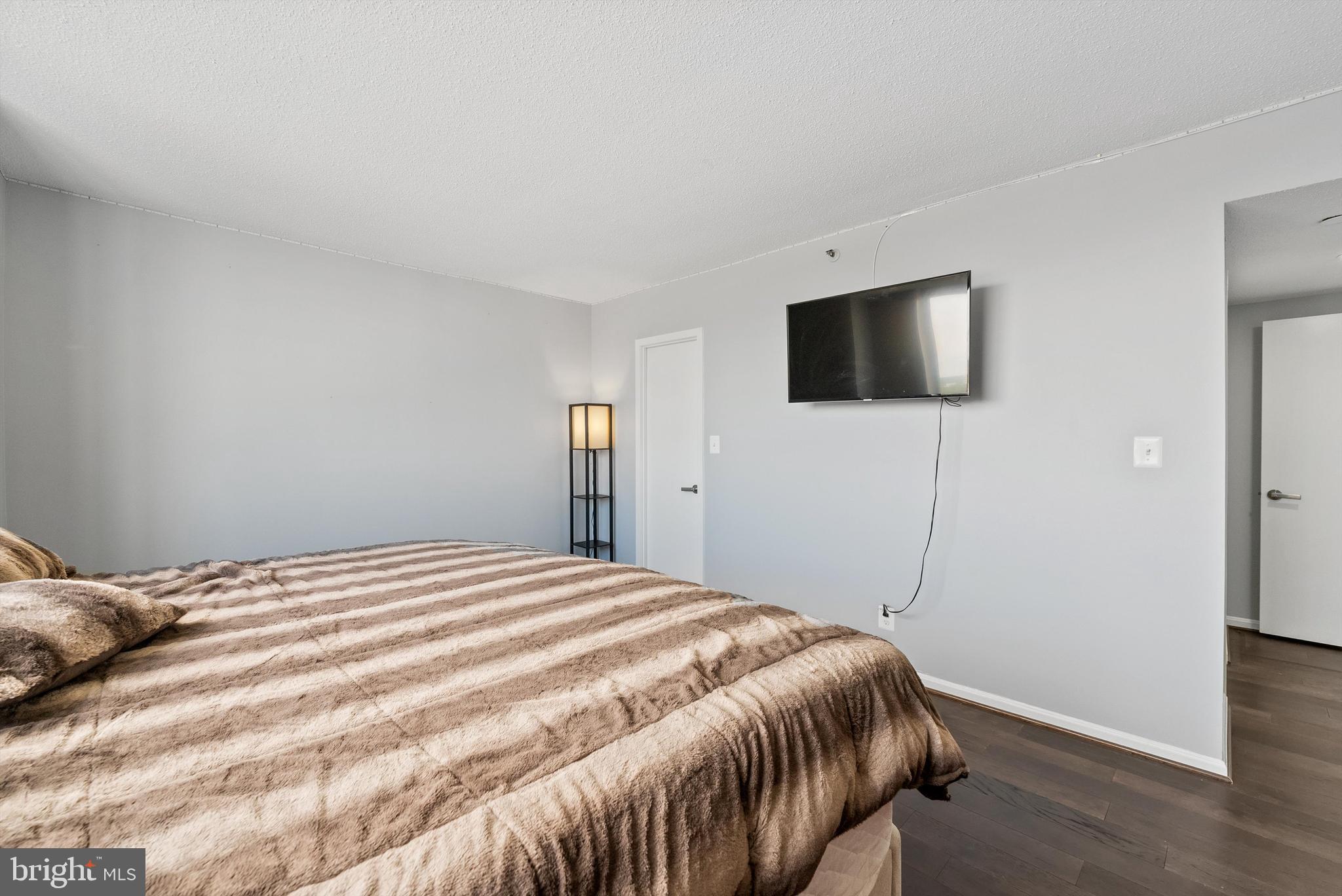 SKYLINE - Residential Lease