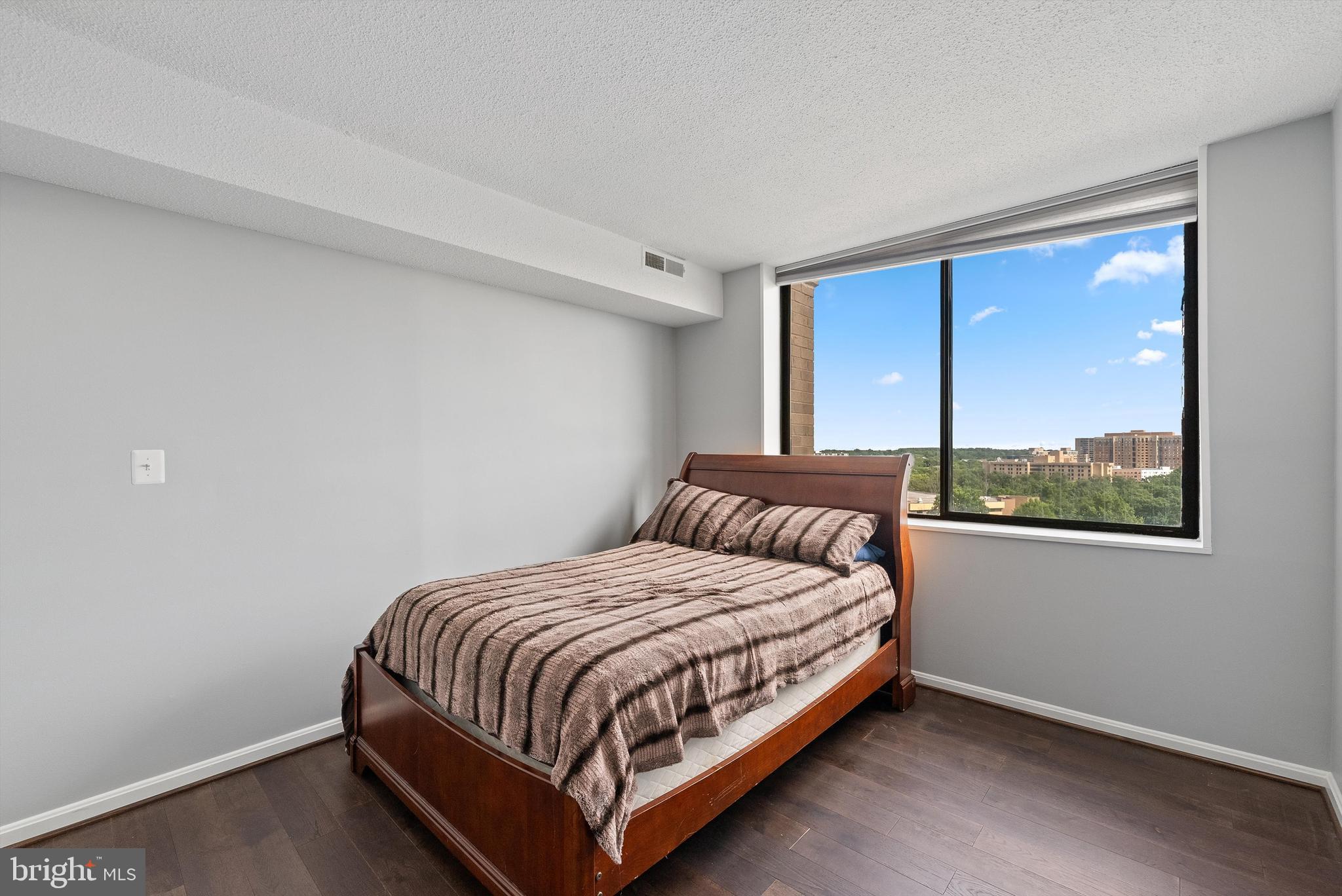 SKYLINE - Residential Lease