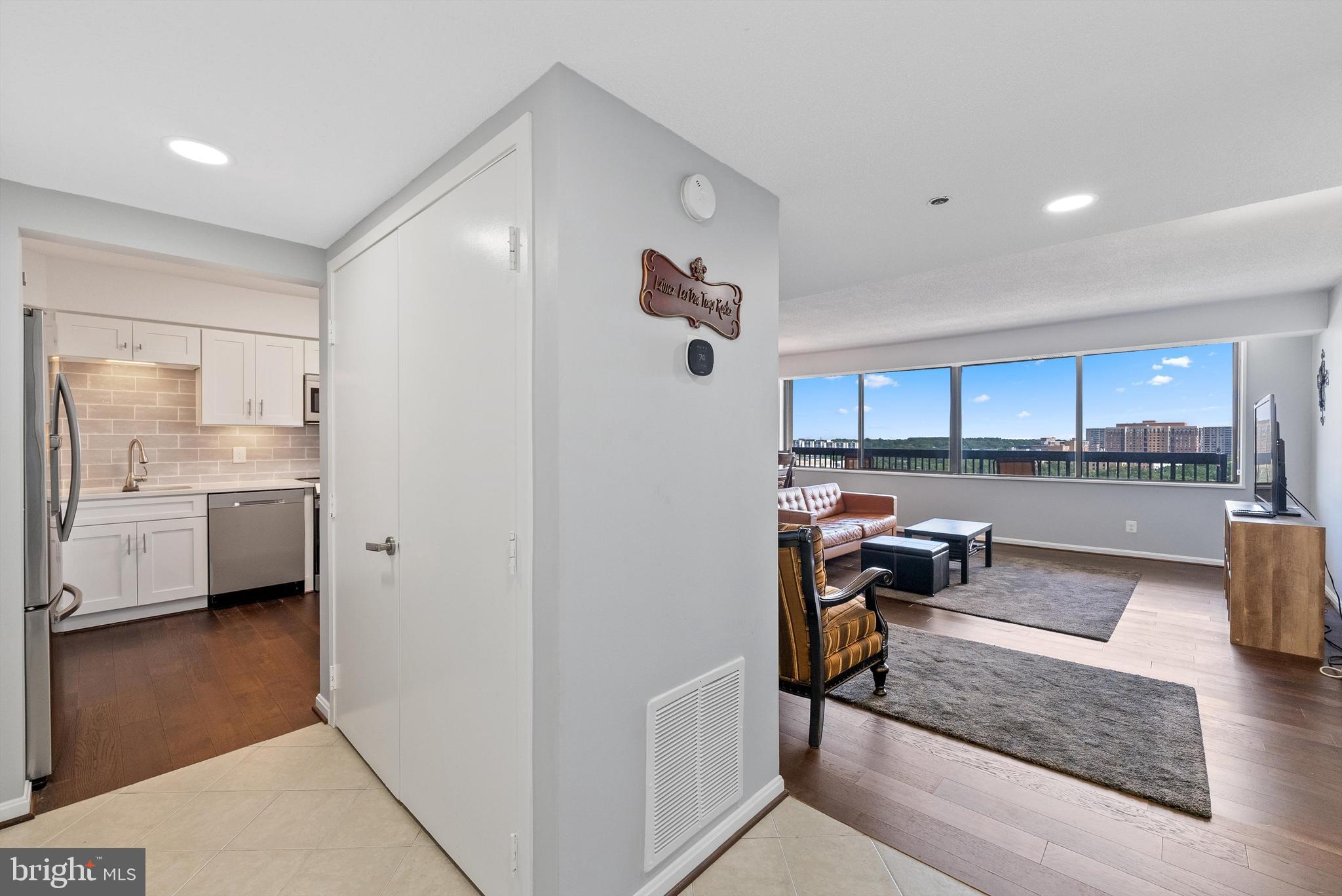 SKYLINE - Residential Lease