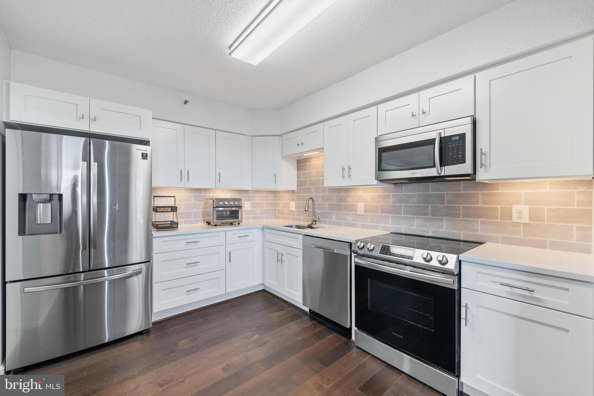 SKYLINE - Residential Lease