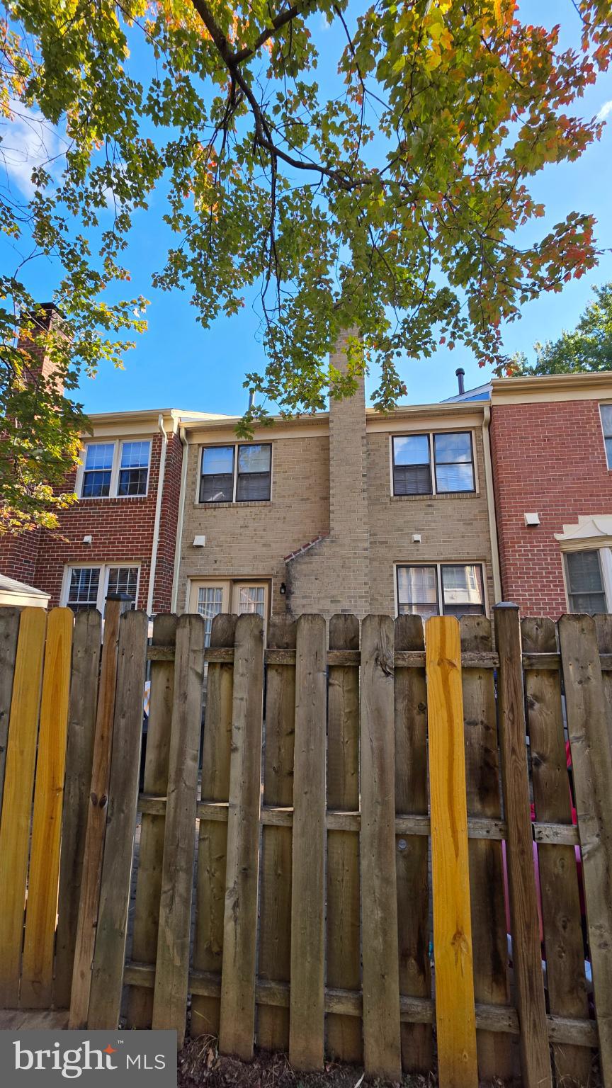 KING PARK WEST - Residential Lease