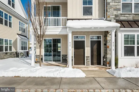 409 Isabelle Court Unit 201, Harleysville, PA MLS: PAMC2169514