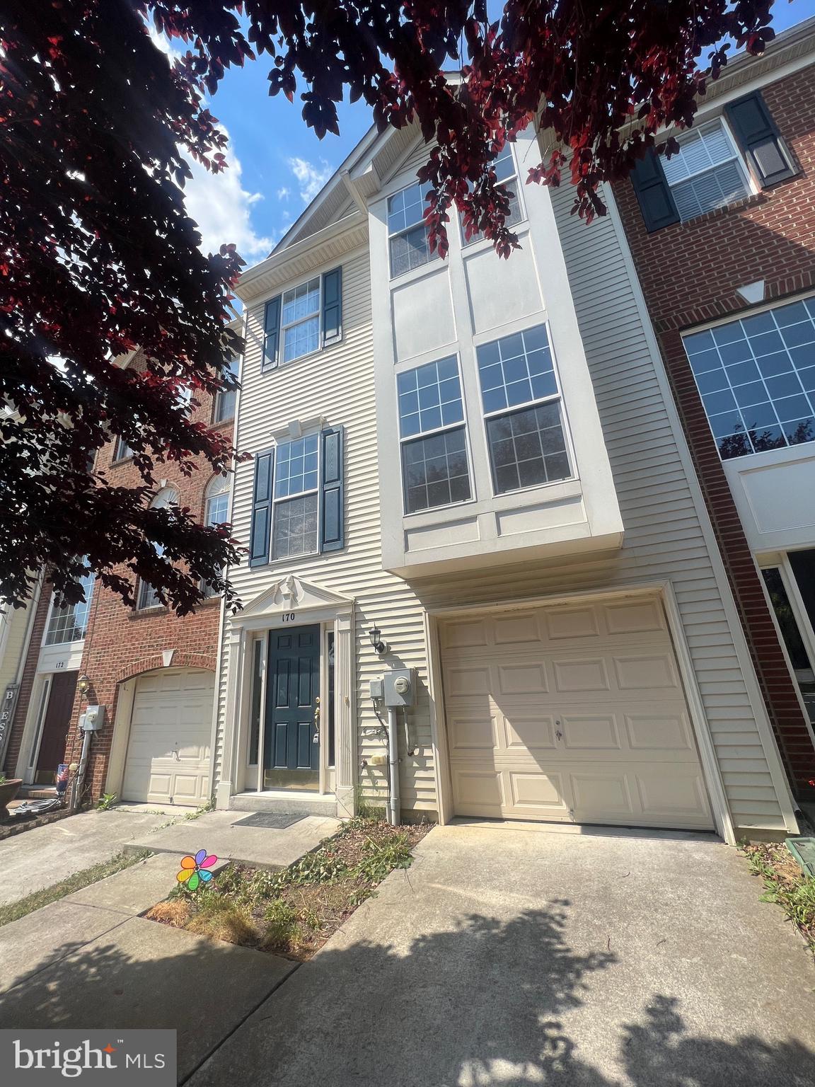 VILLAGE AT OXBOW ESTATES - Residential Lease