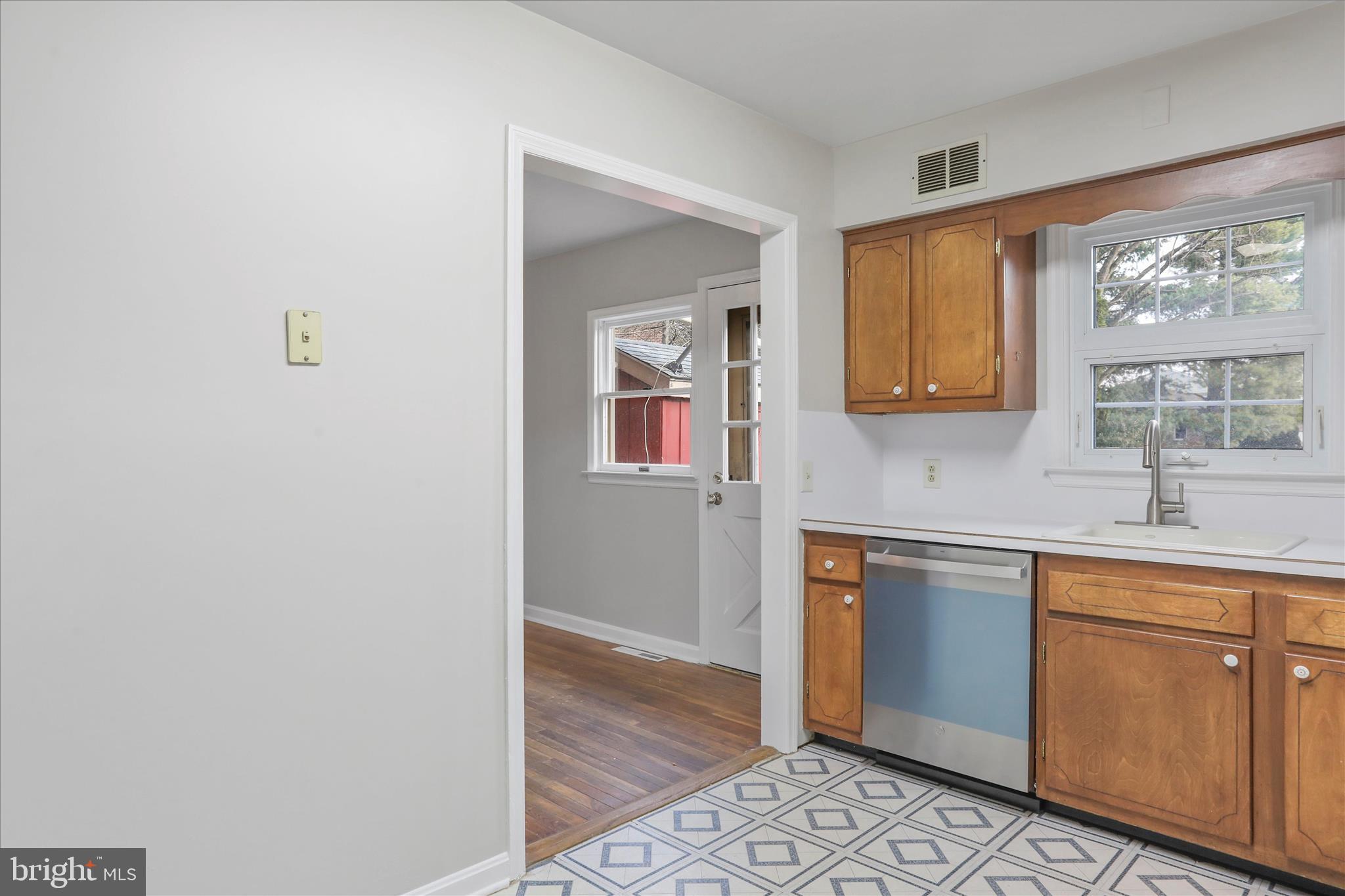 710 CUMBERLAND AVENUE