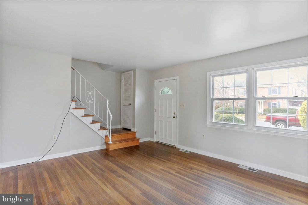 Photo of 710 Cumberland Ave, CHAMBERSBURG, PA 17201 (MLS # PAFL2031528)