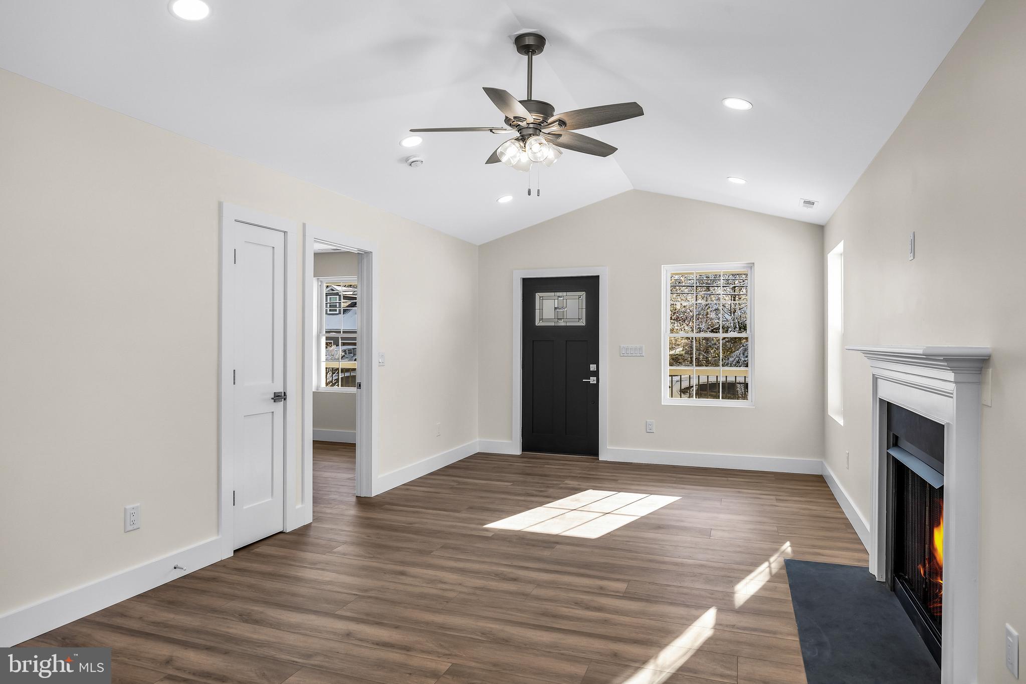 154 TAUNTON BOULEVARD