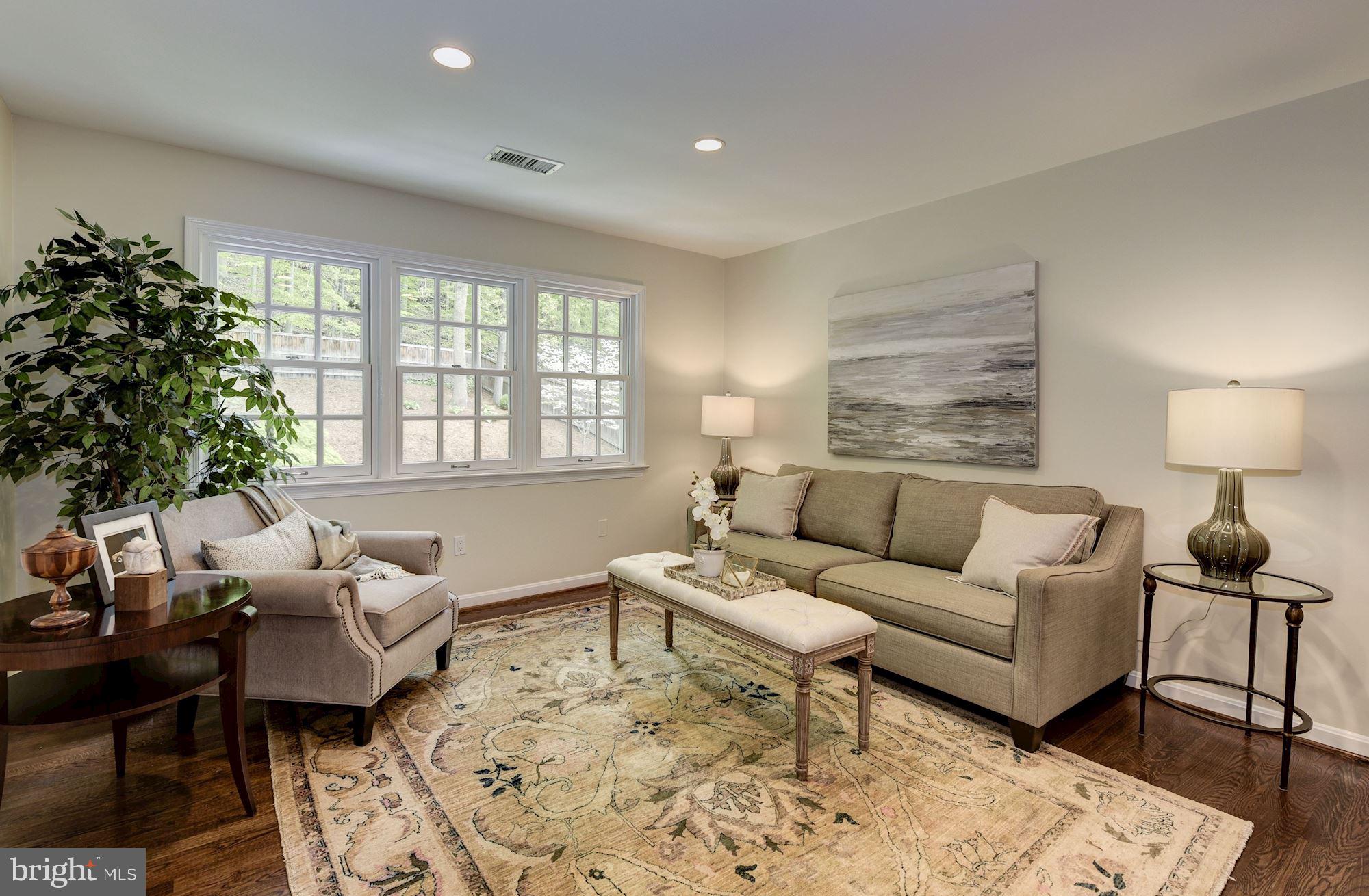 RIVER FALLS - Residential