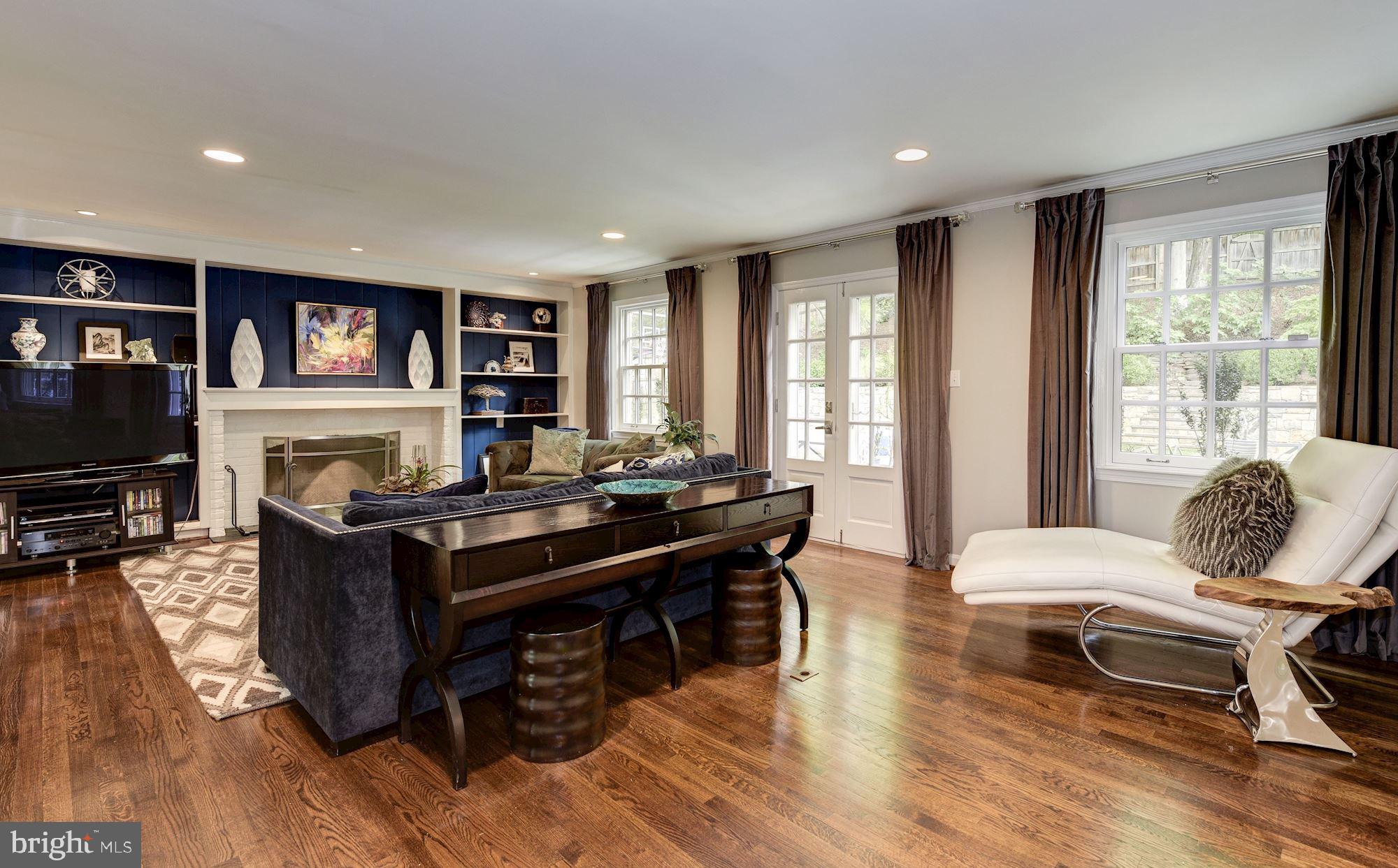 RIVER FALLS - Residential