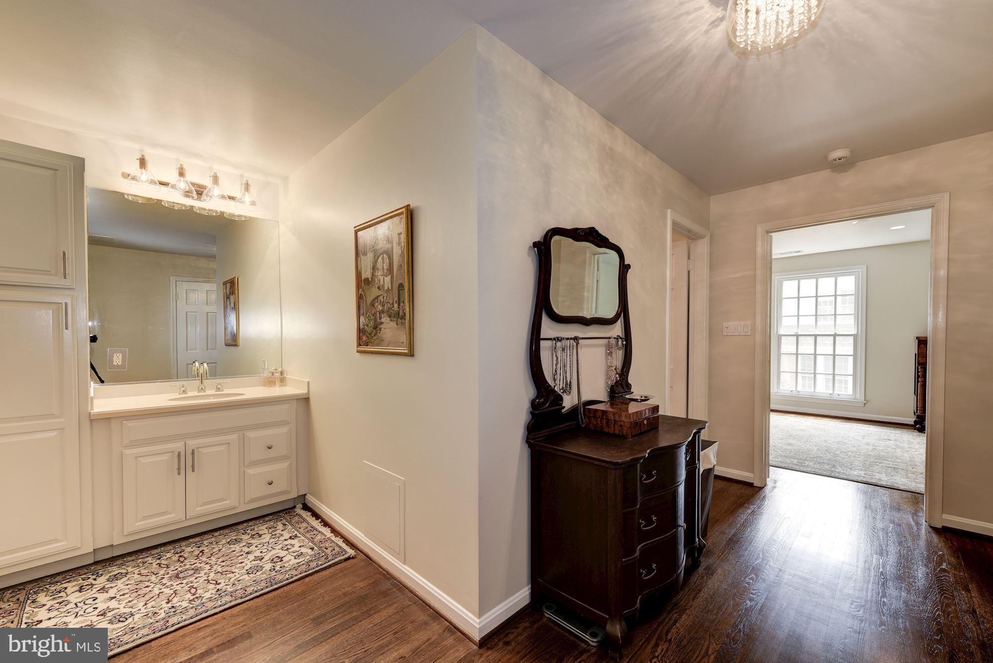 RIVER FALLS - Residential